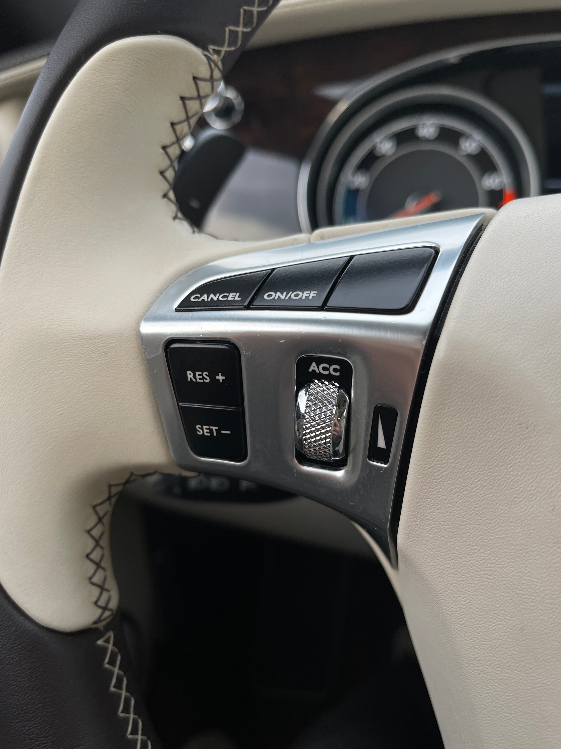 BENTLEY Continental GT 6.0 W12-image-10