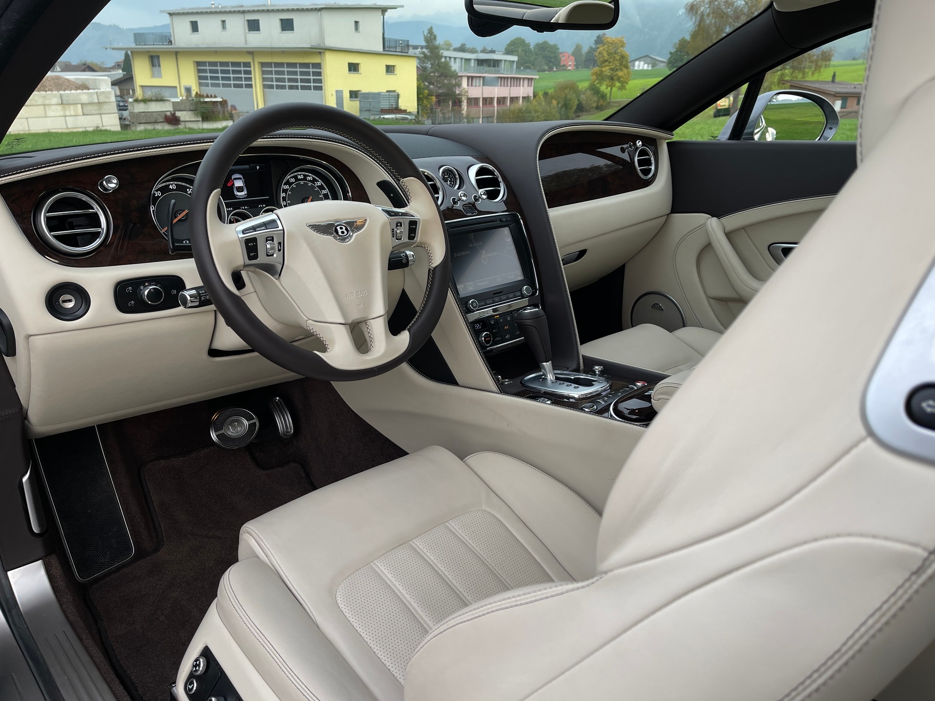 BENTLEY Continental GT 6.0 W12-image-3