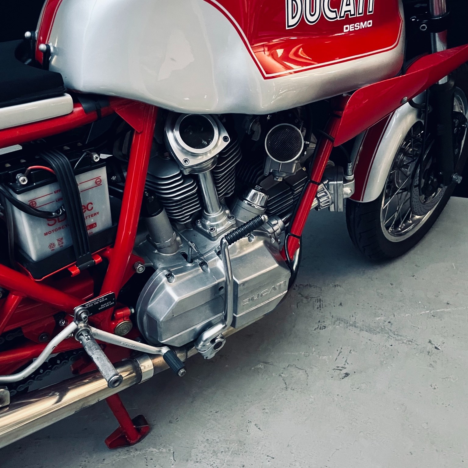 DUCATI 900 SS-image-11