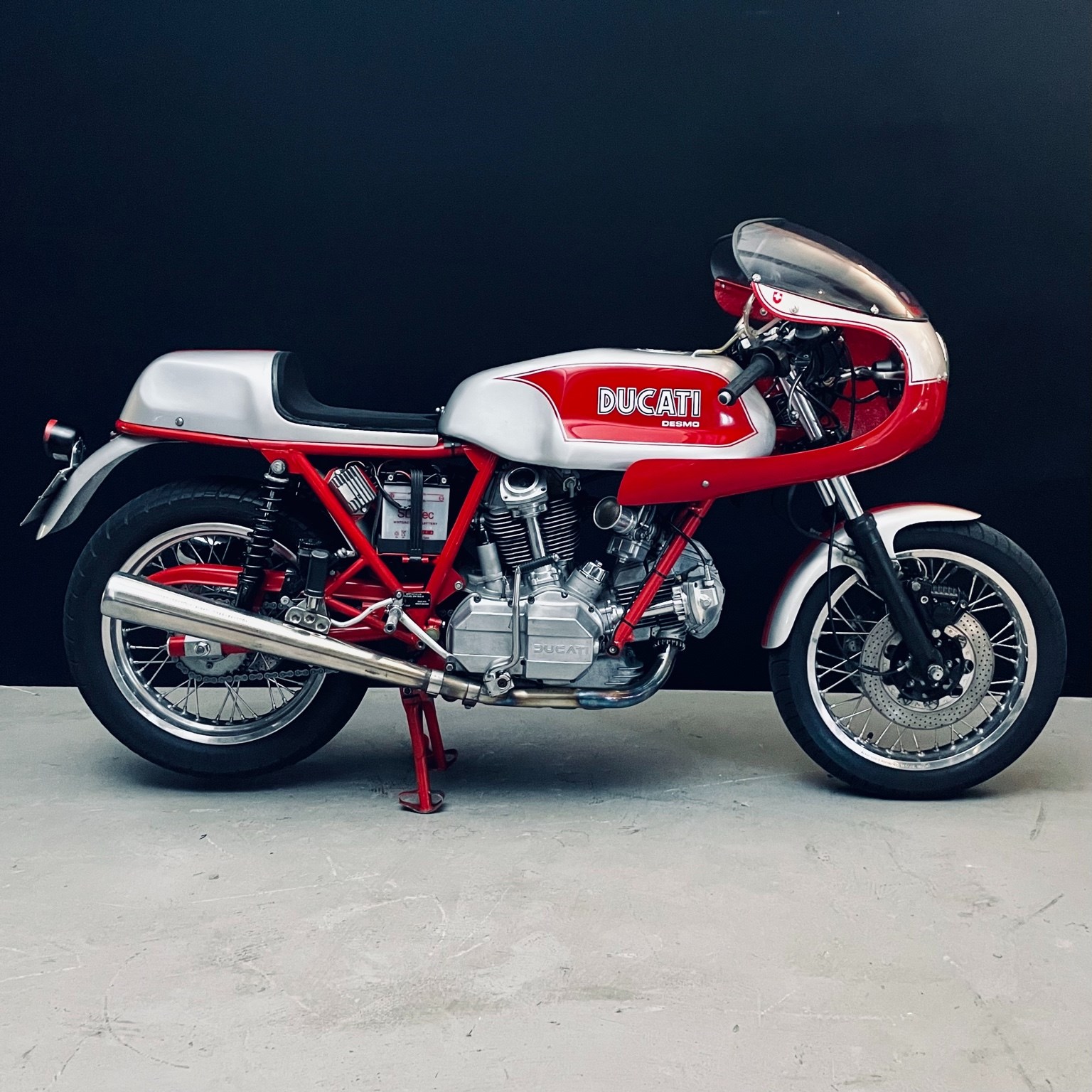 DUCATI 900 SS