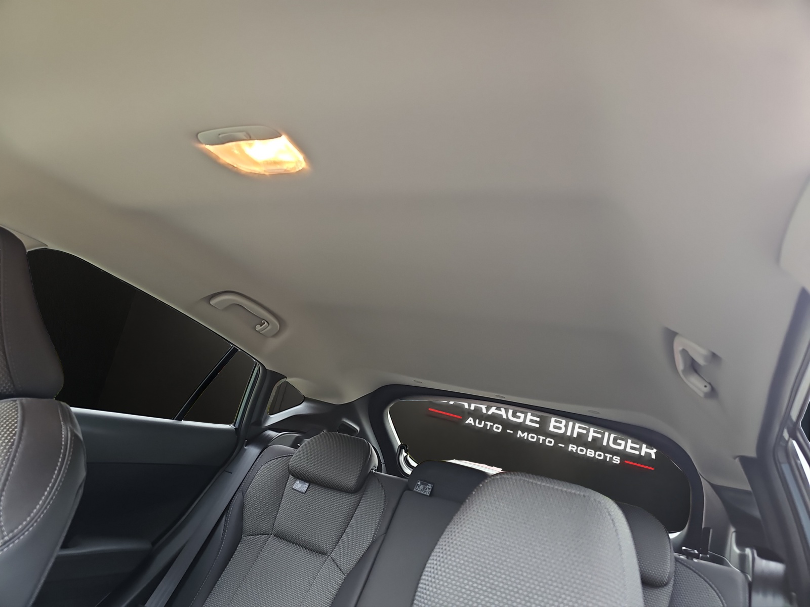 SUBARU Crosstrek 2.0 e-Boxer Swiss Plus AWD Lineartronic-image-13