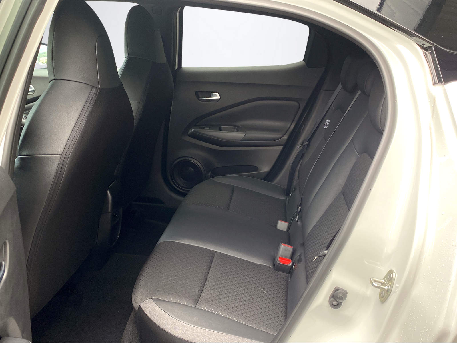NISSAN Juke 1.6 Hybrid N-Connecta-image-10