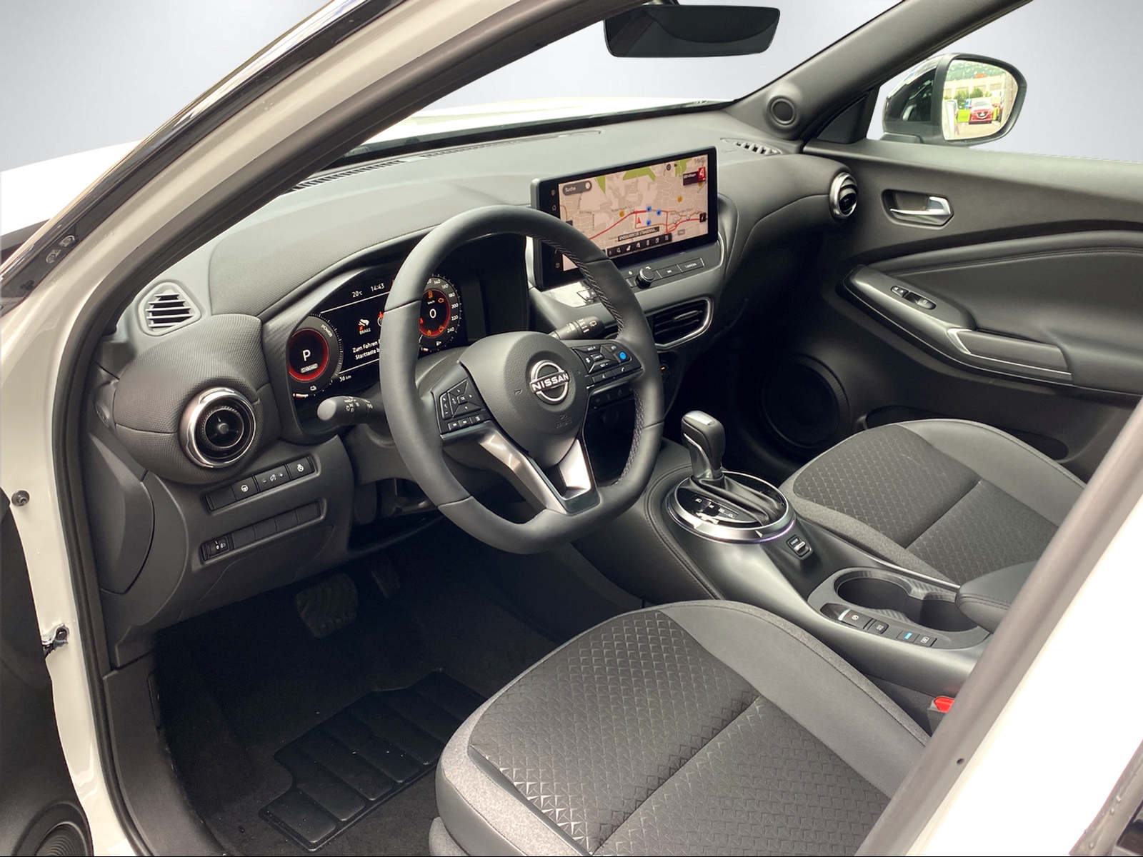 NISSAN Juke 1.6 Hybrid N-Connecta-image-13
