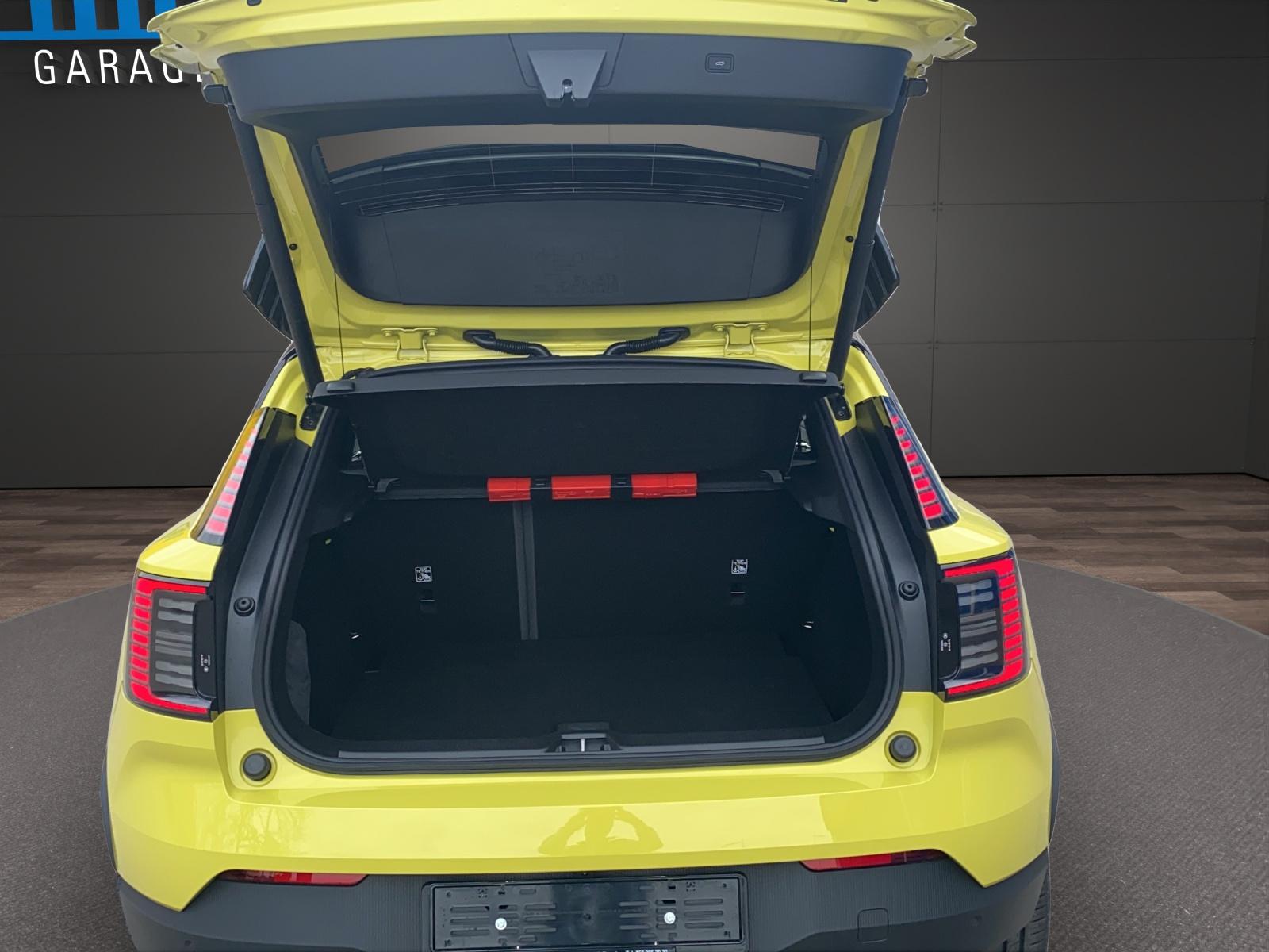 VOLVO EX30 Plus-image-15