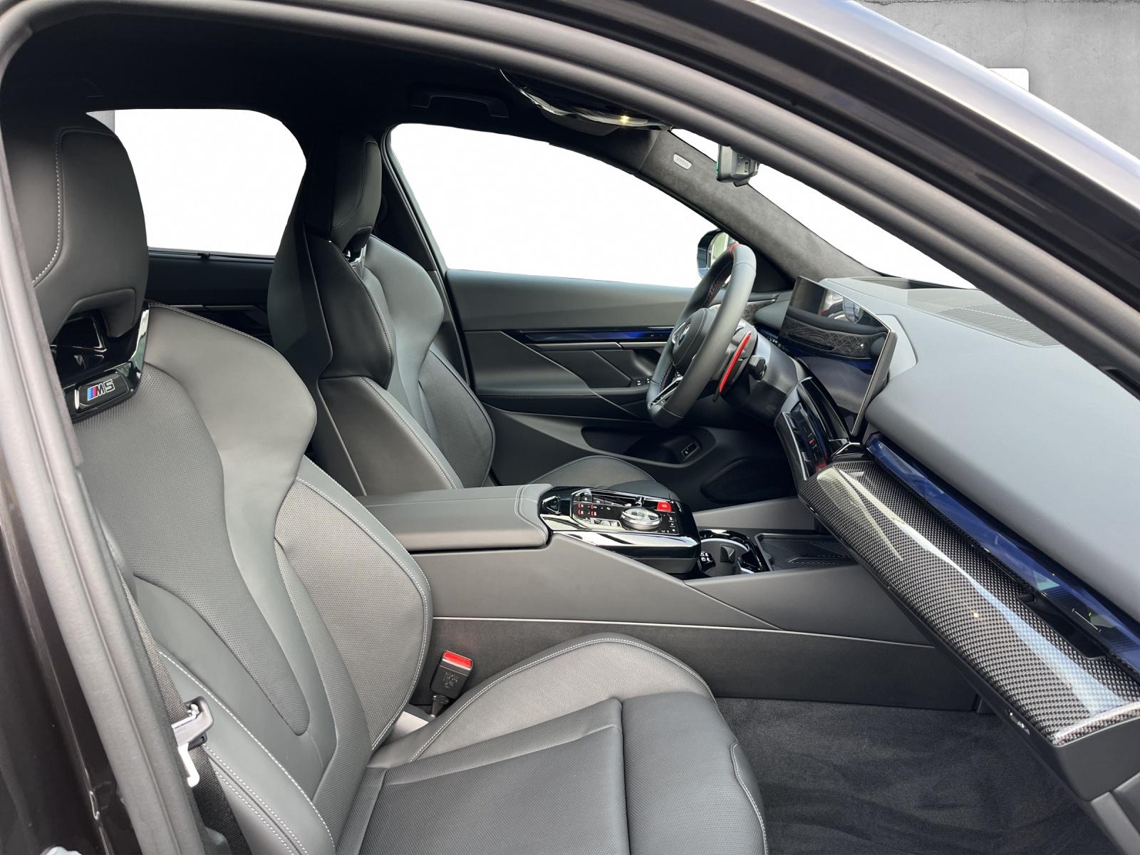 BMW M5 xDrive-image-12