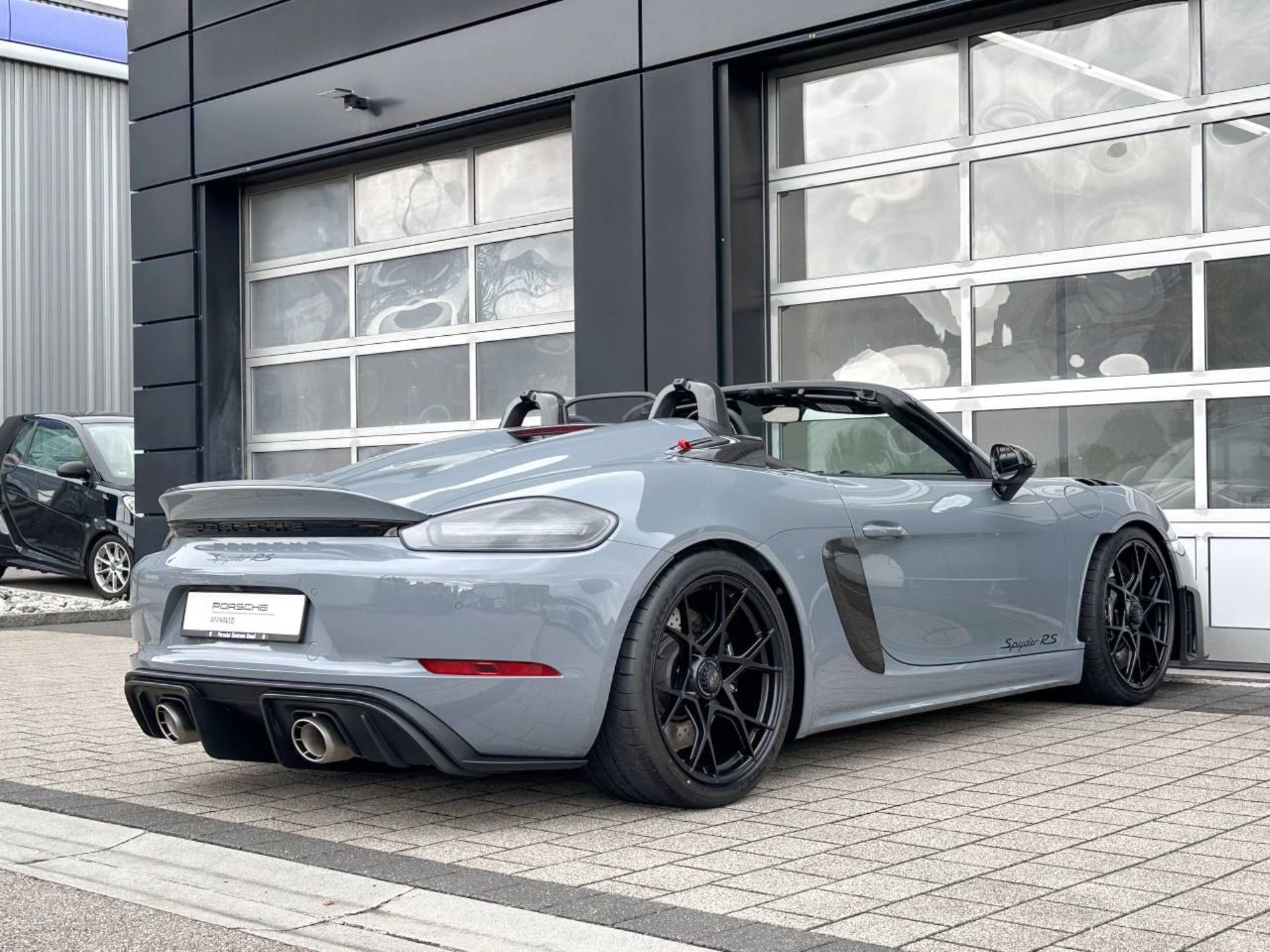 PORSCHE 718 Spyder RS-image-17