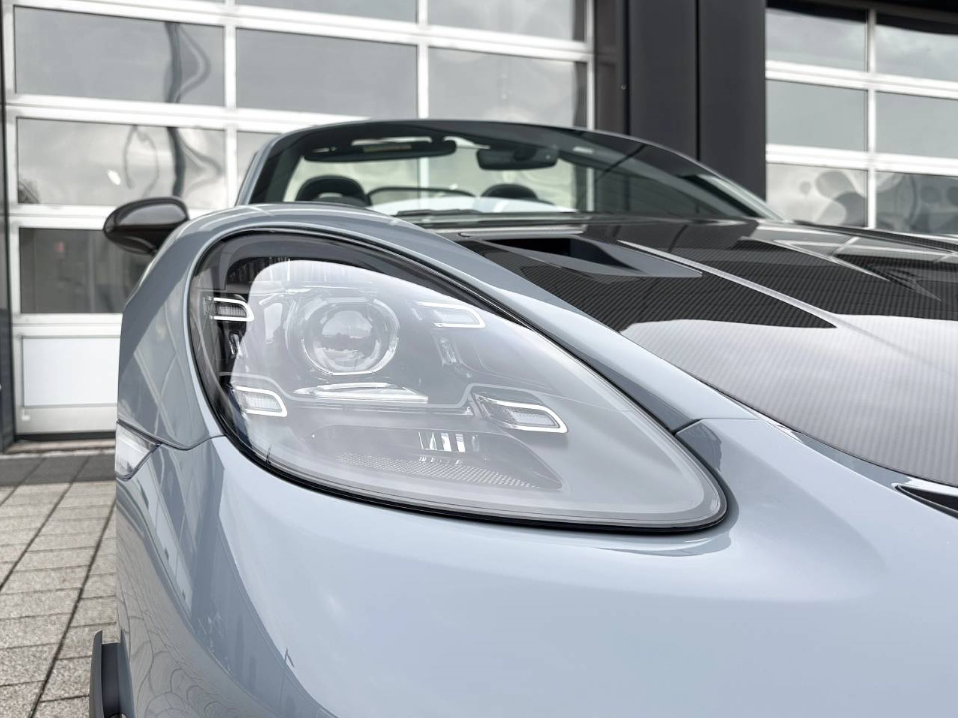PORSCHE 718 Spyder RS-image-13