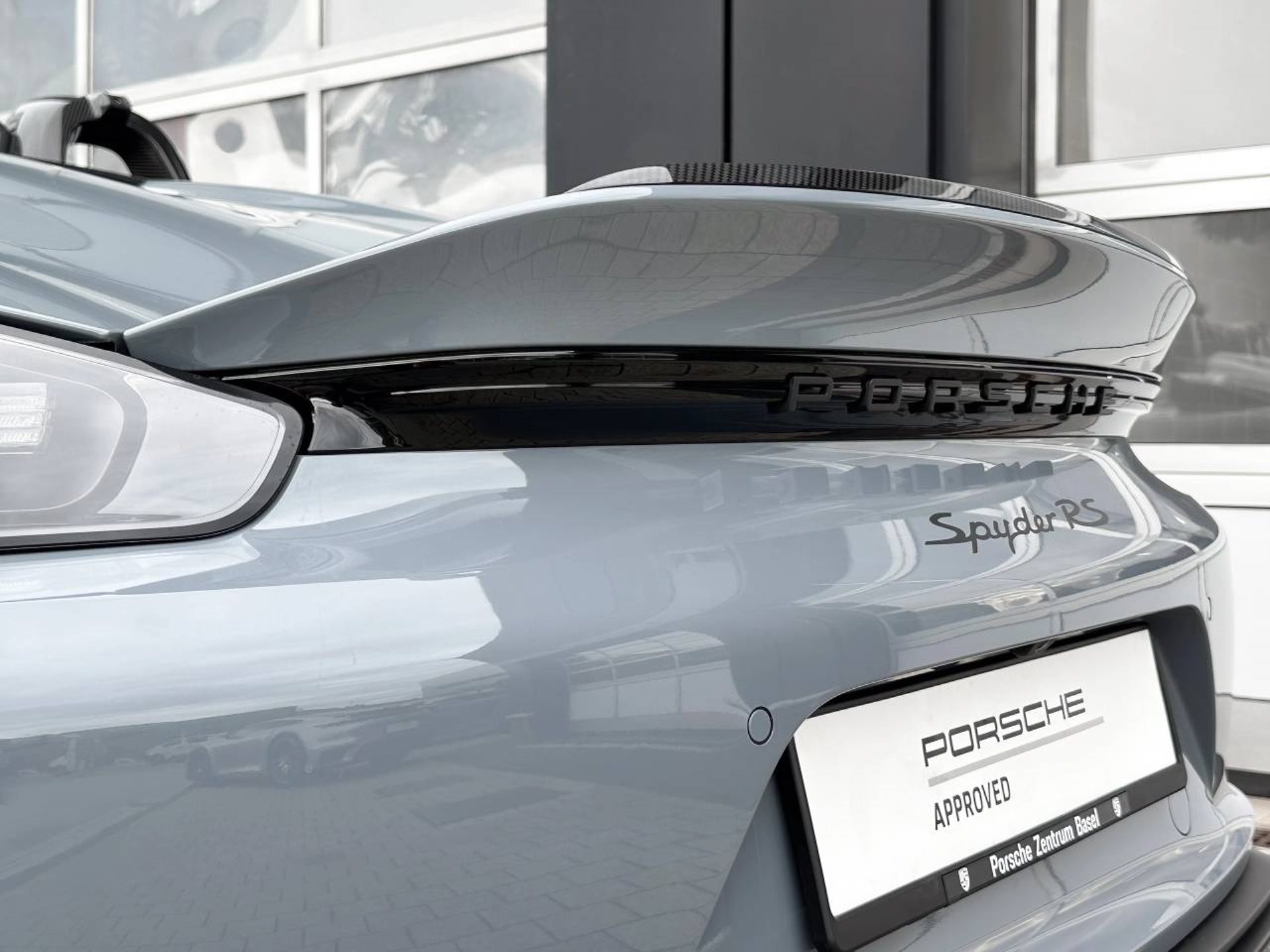 PORSCHE 718 Spyder RS-image-24