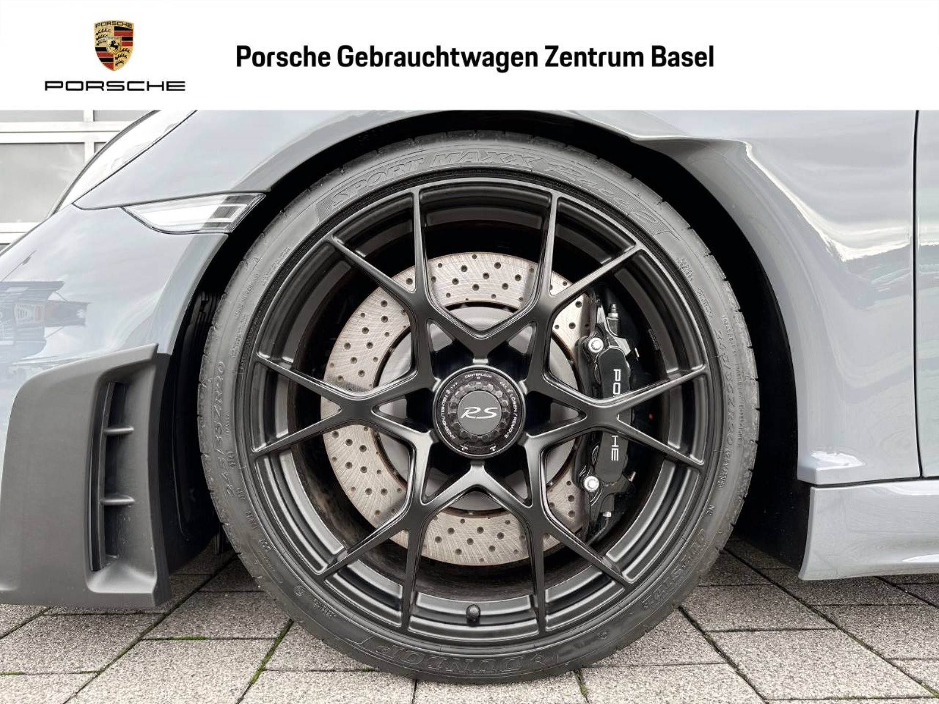 PORSCHE 718 Spyder RS-image-12