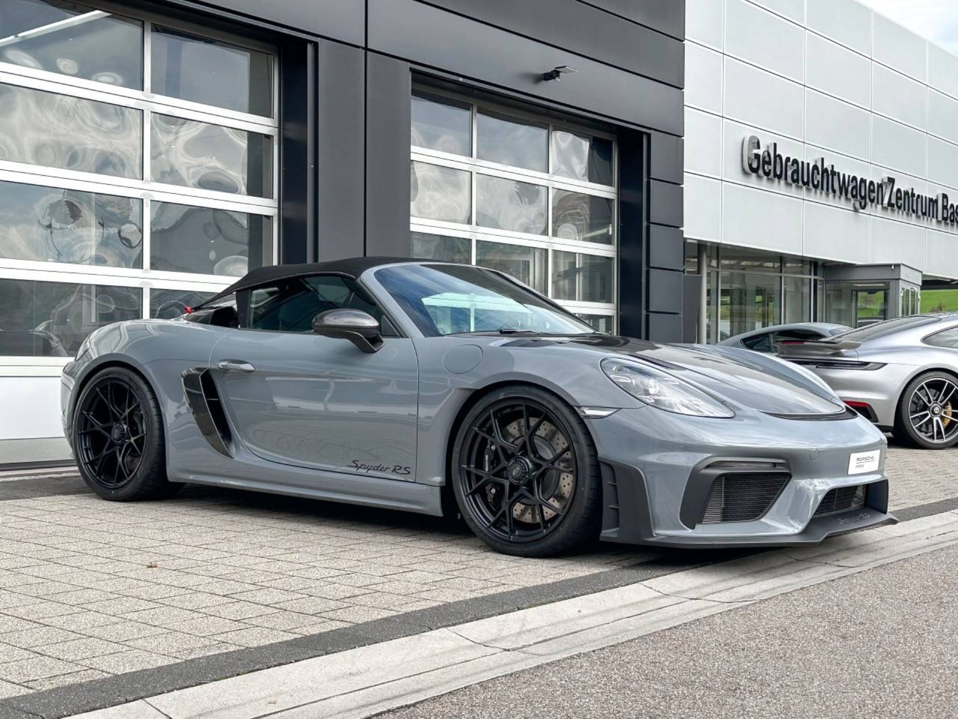 PORSCHE 718 Spyder RS-image-30
