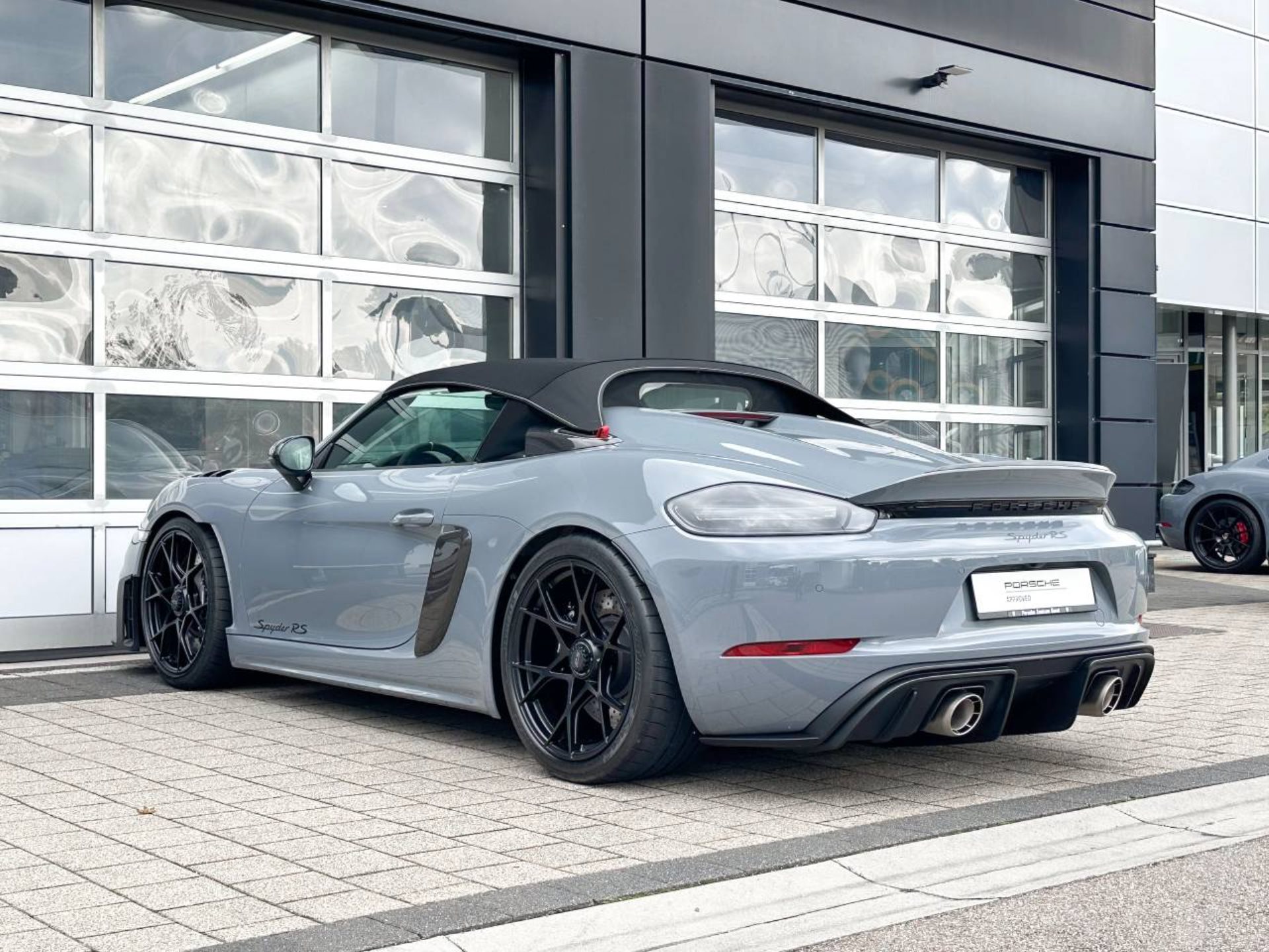 PORSCHE 718 Spyder RS-image-29
