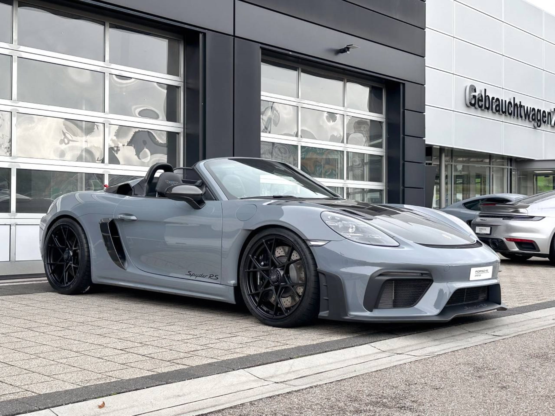 PORSCHE 718 Spyder RS-image-14