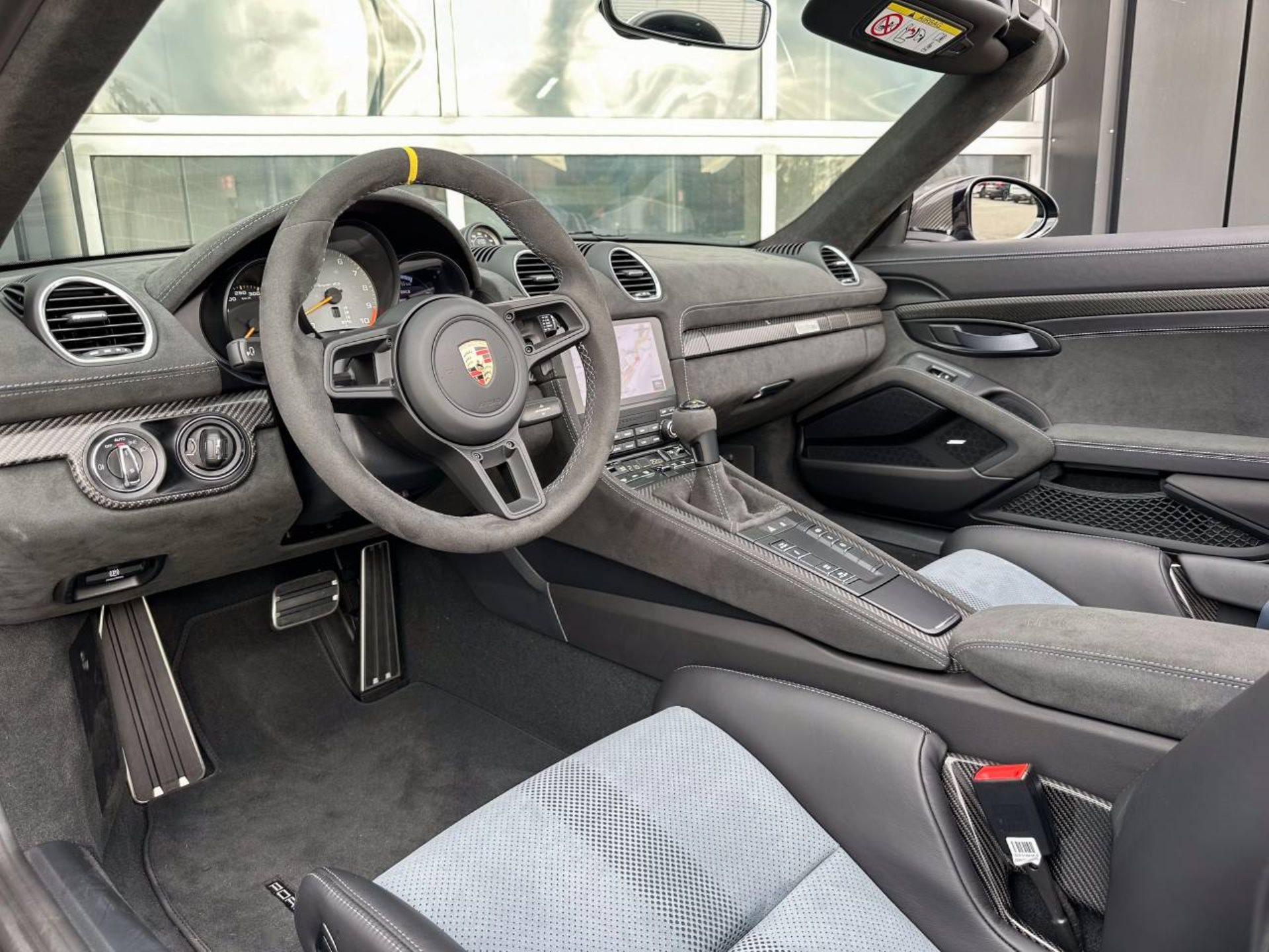 PORSCHE 718 Spyder RS-image-3