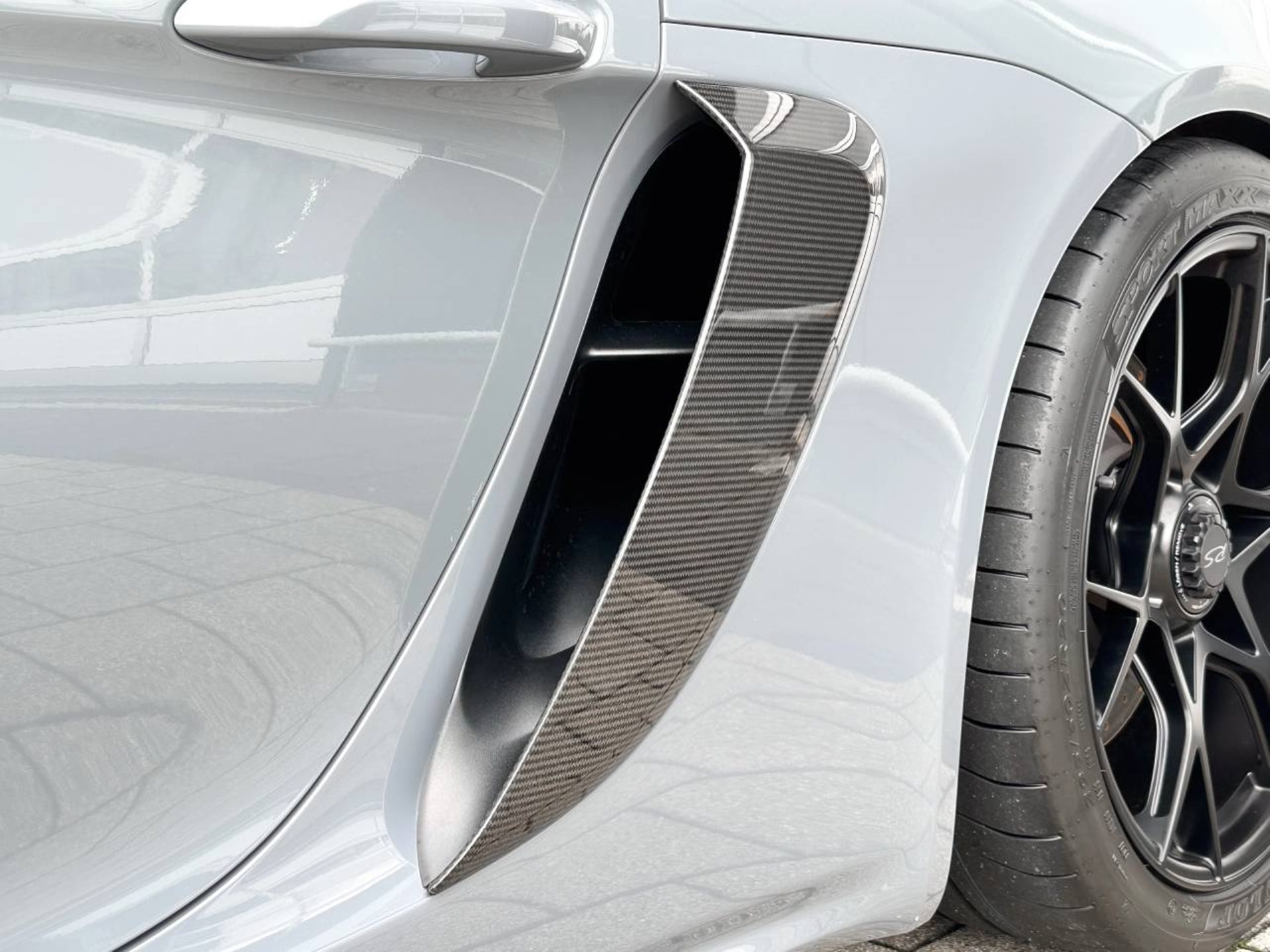 PORSCHE 718 Spyder RS-image-20