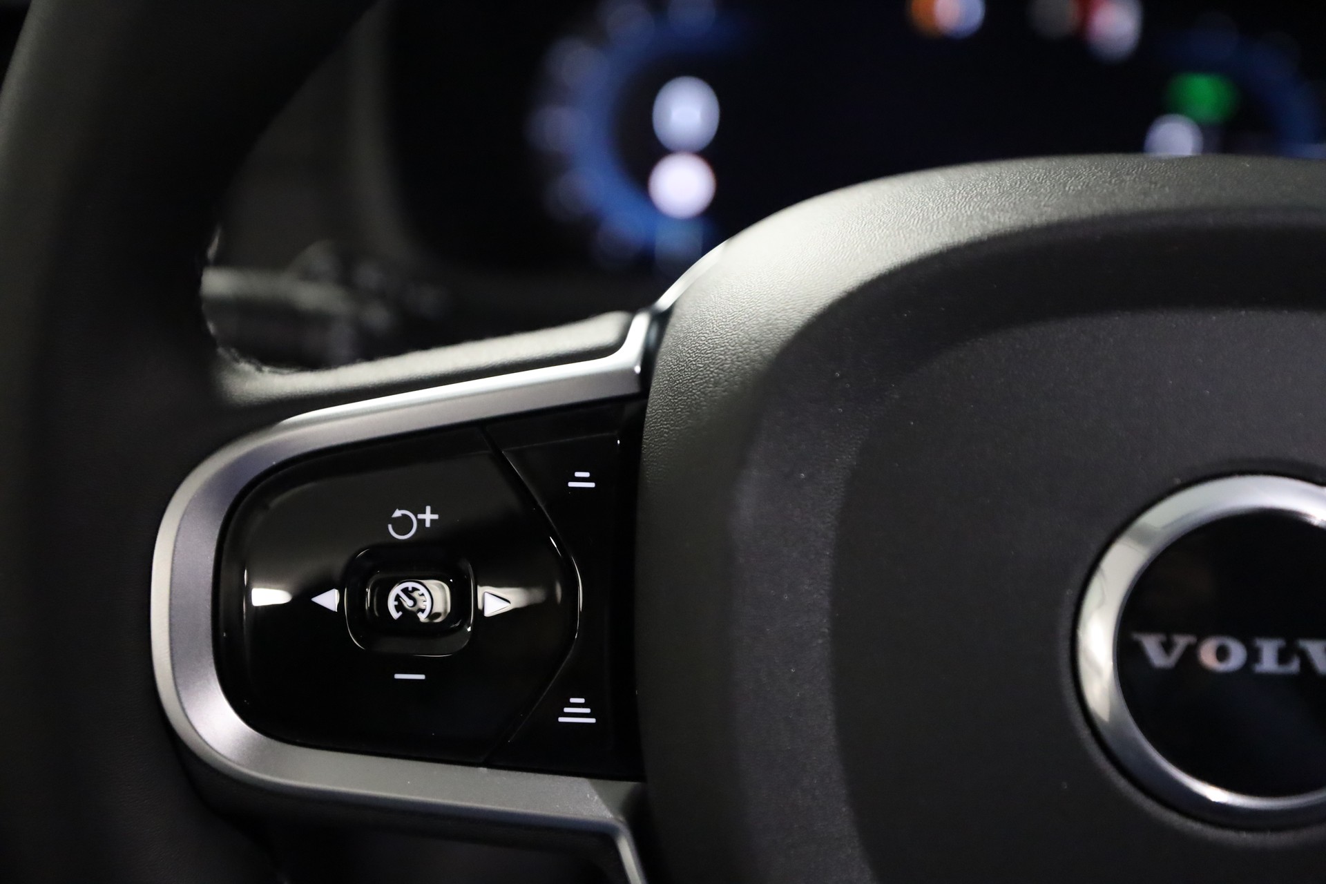 VOLVO XC90 T8 eAWD PluginHybrid Ultra Bright Geartronic-image-12