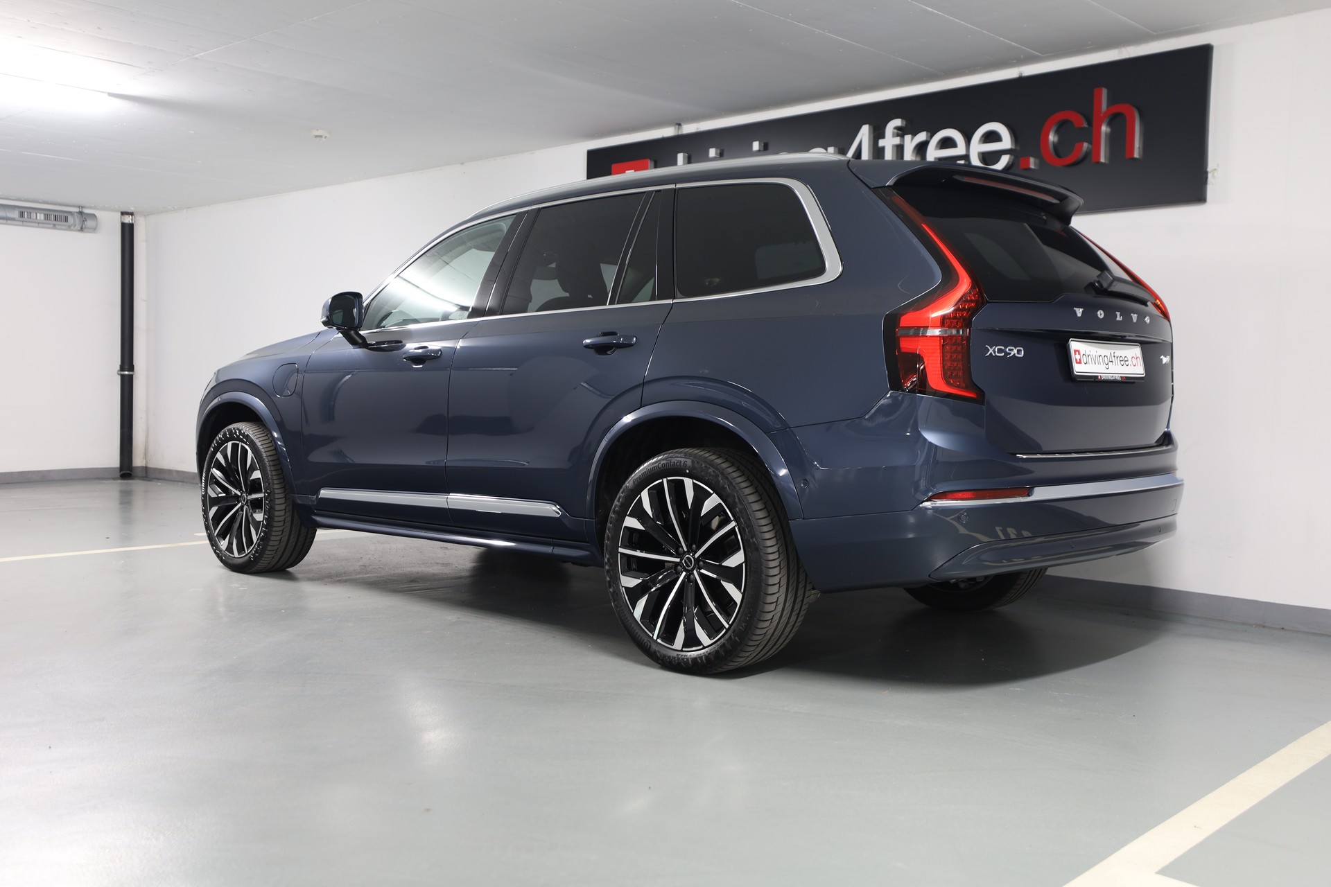 VOLVO XC90 T8 eAWD PluginHybrid Ultra Bright Geartronic-showroom-element-2