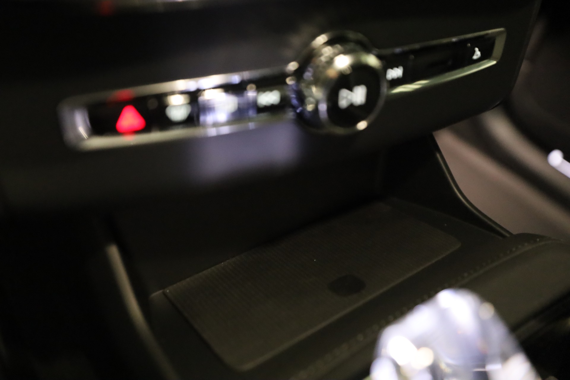 VOLVO XC90 T8 eAWD PluginHybrid Ultra Bright Geartronic-image-18