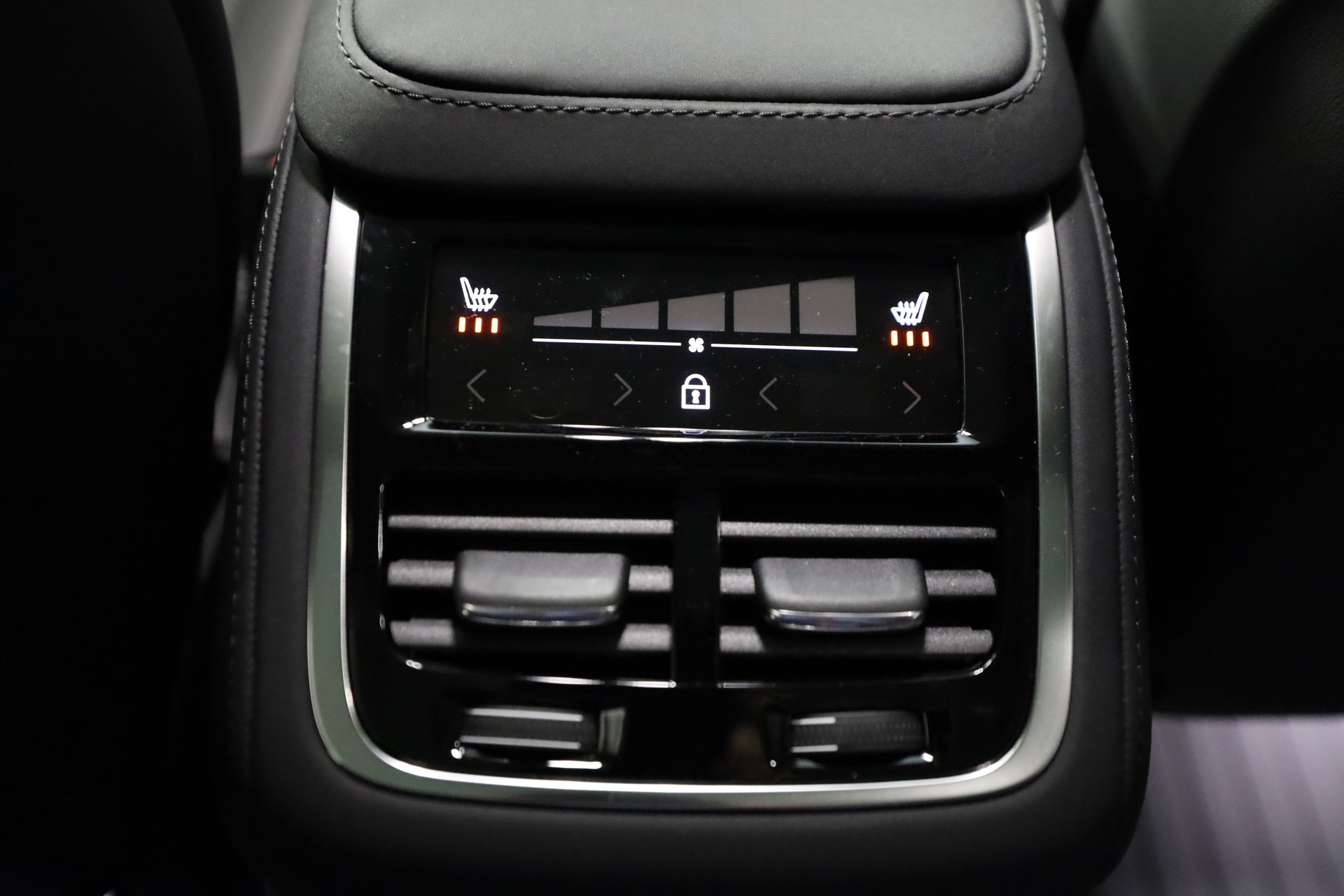 VOLVO XC90 T8 eAWD PluginHybrid Ultra Bright Geartronic-image-20