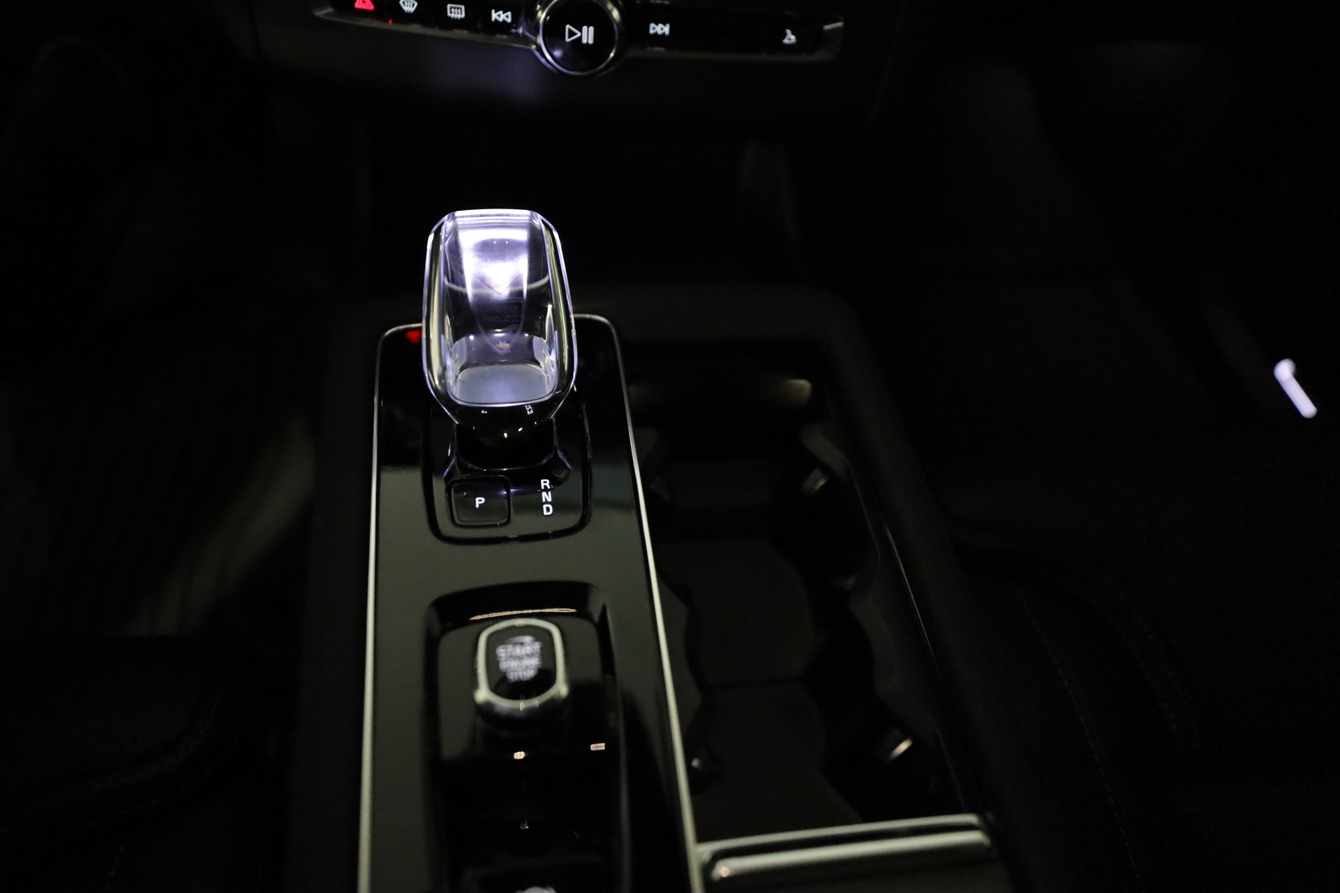 VOLVO XC90 T8 eAWD PluginHybrid Ultra Bright Geartronic-image-19
