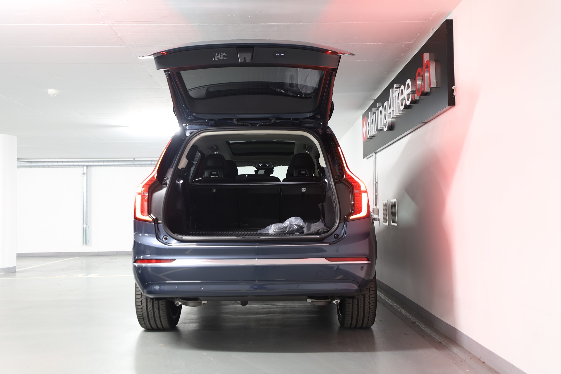 VOLVO XC90 T8 eAWD PluginHybrid Ultra Bright Geartronic-image-7