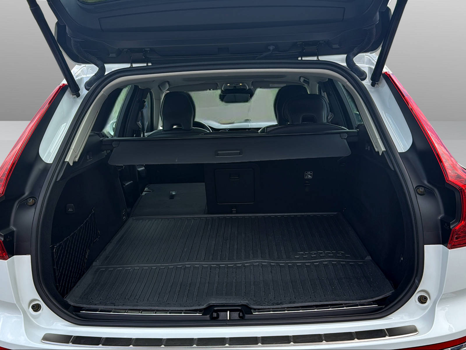 VOLVO XC60 2.0 T8 TE Inscription eAWD-image-15