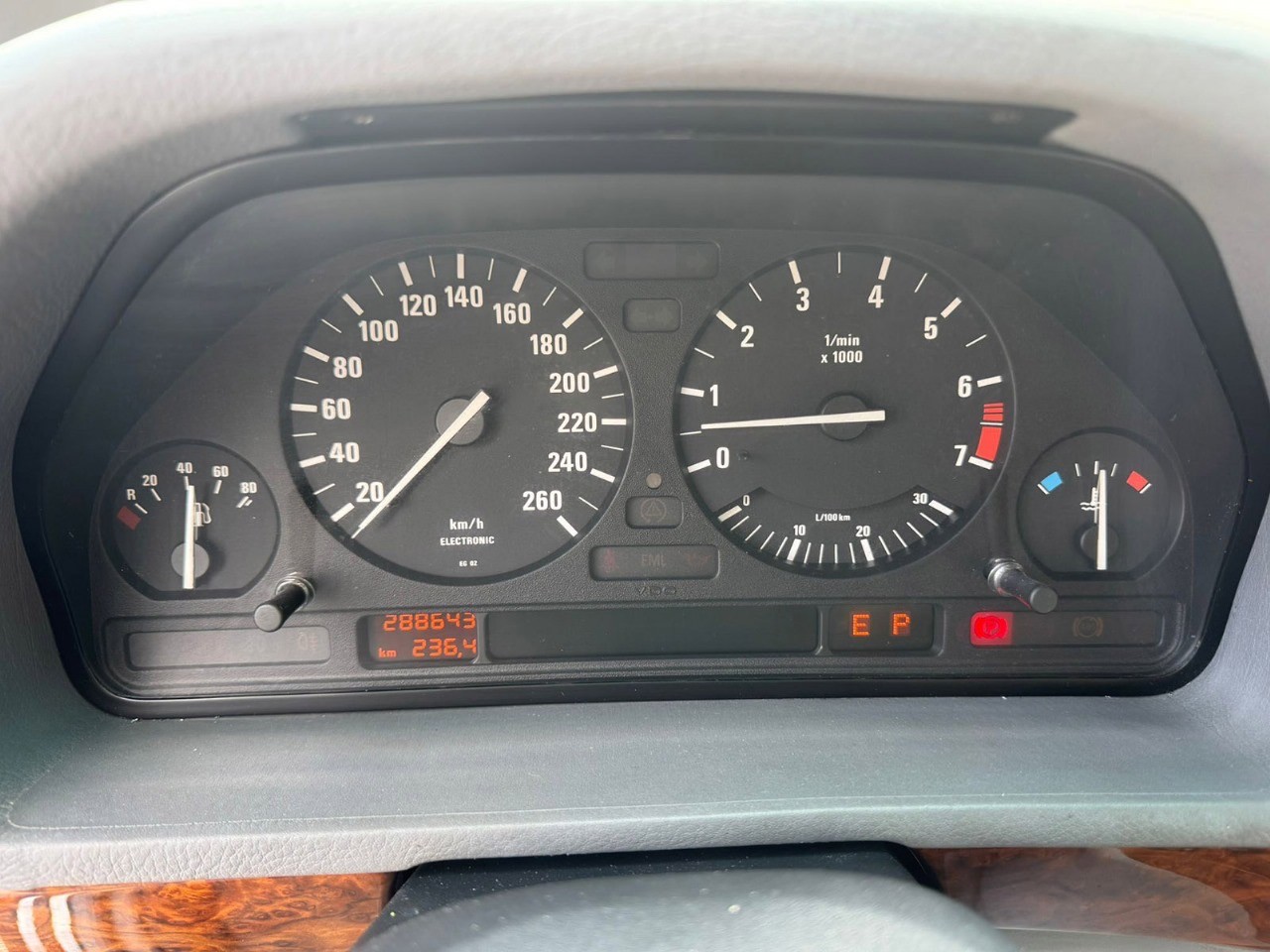 BMW 525iX 24V-image-12