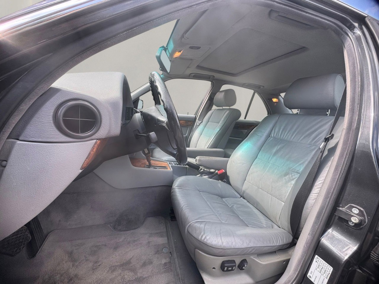 BMW 525iX 24V-image-10