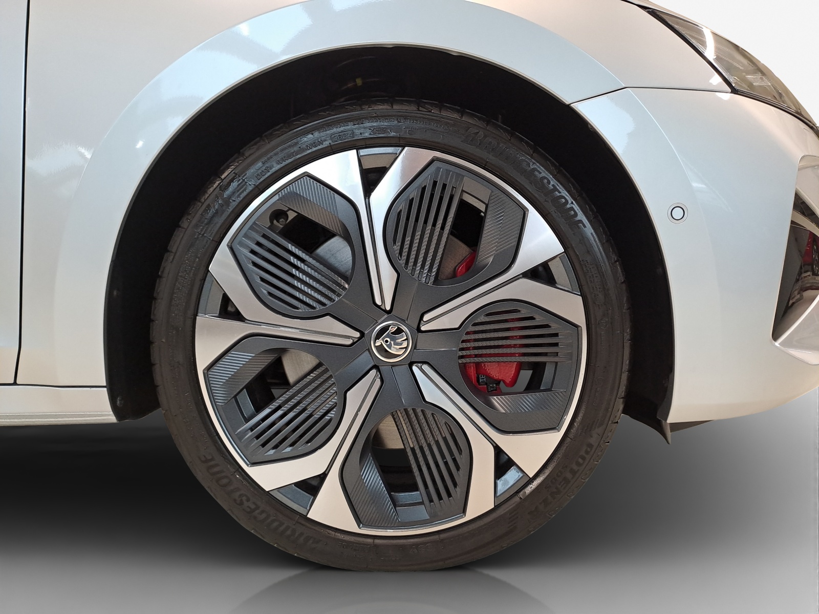 SKODA Octavia Combi 2.0 TSI DSG RS-image-14