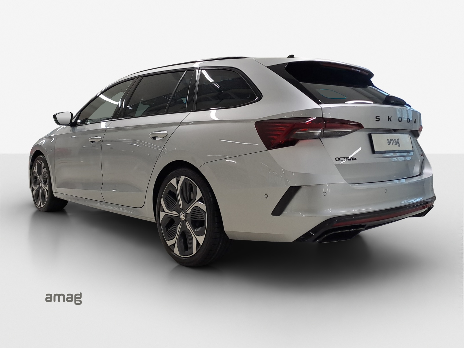 SKODA Octavia Combi 2.0 TSI DSG RS-image-2