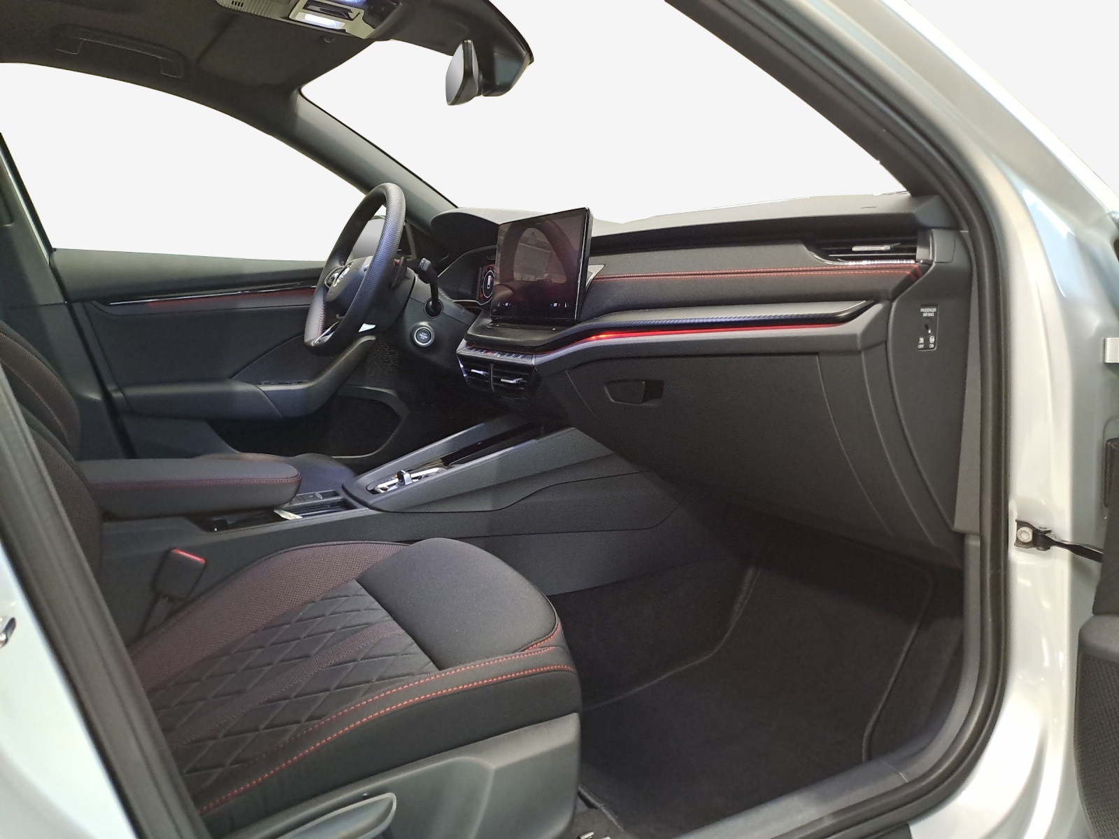 SKODA Octavia Combi 2.0 TSI DSG RS-image-13