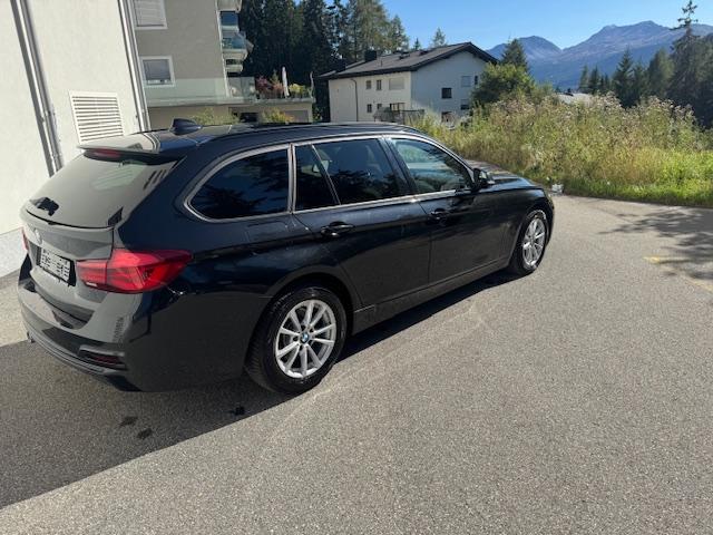 BMW 320i xDrive Touring-image-5