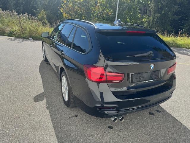 BMW 320i xDrive Touring-image-7