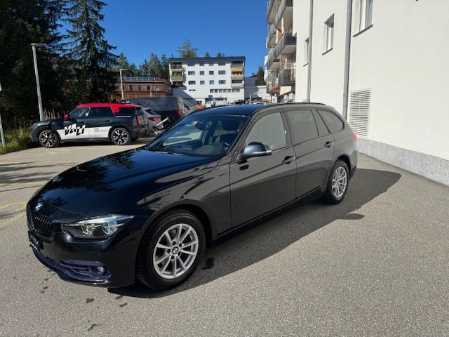 BMW 320i xDrive Touring-image-14