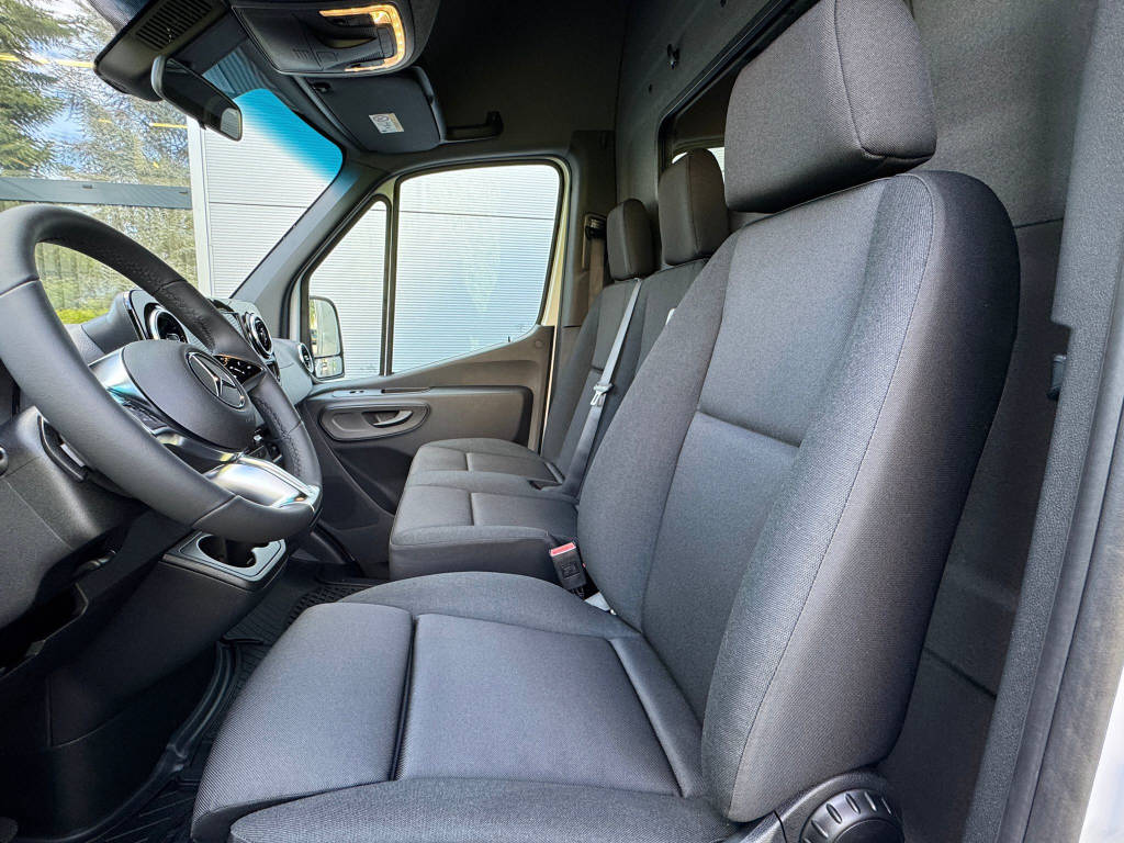 MERCEDES-BENZ eSprinter 320 Kasten Pro 3665 S 81 kWh-image-8