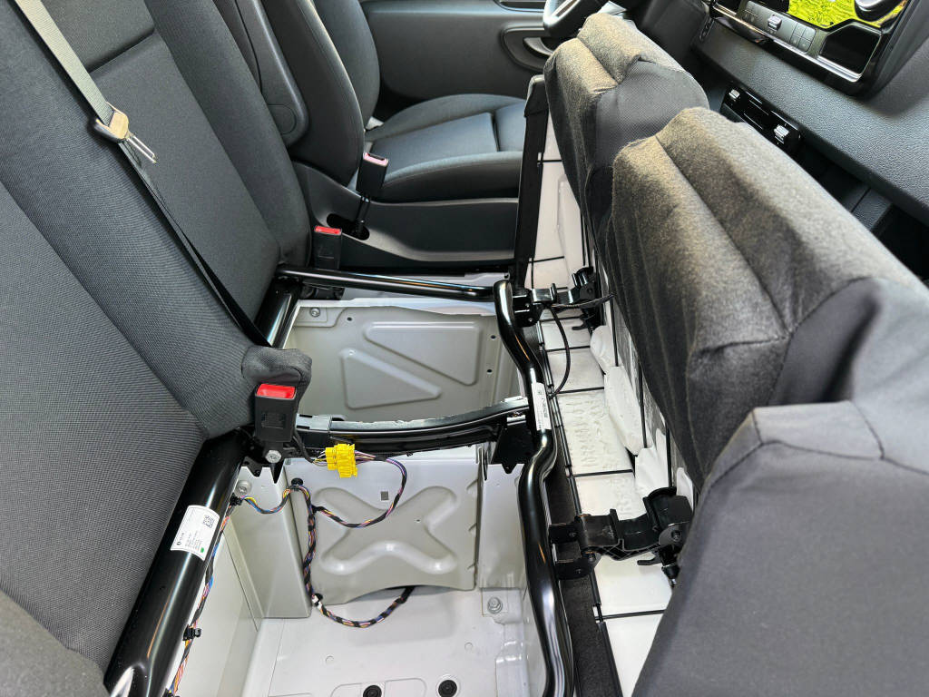 MERCEDES-BENZ eSprinter 320 Kasten Pro 3665 S 81 kWh-image-10