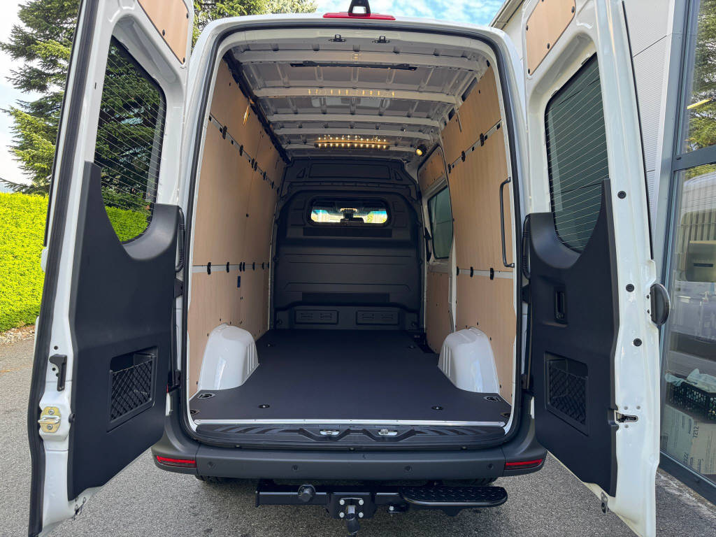 MERCEDES-BENZ eSprinter 320 Kasten Pro 3665 S 81 kWh-image-5