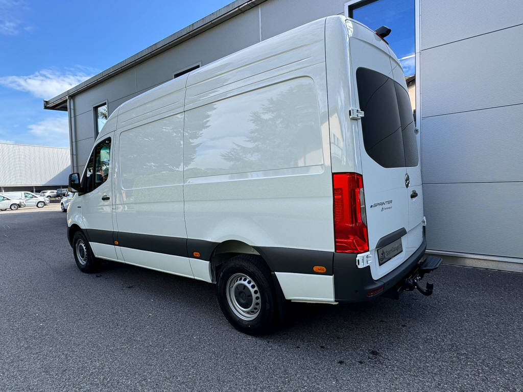 MERCEDES-BENZ eSprinter 320 Kasten Pro 3665 S 81 kWh-image-2