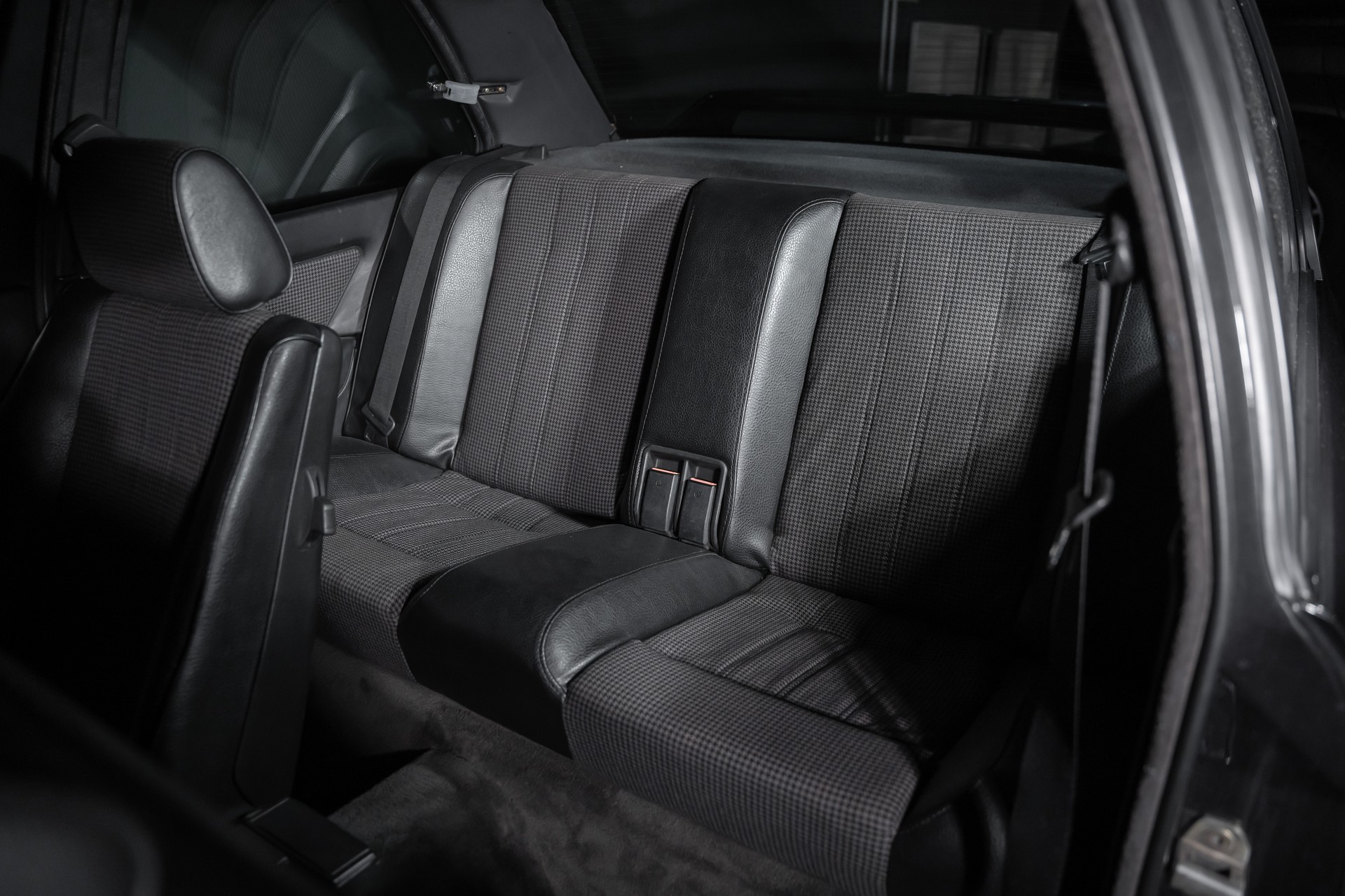 BMW M3 E30-image-13