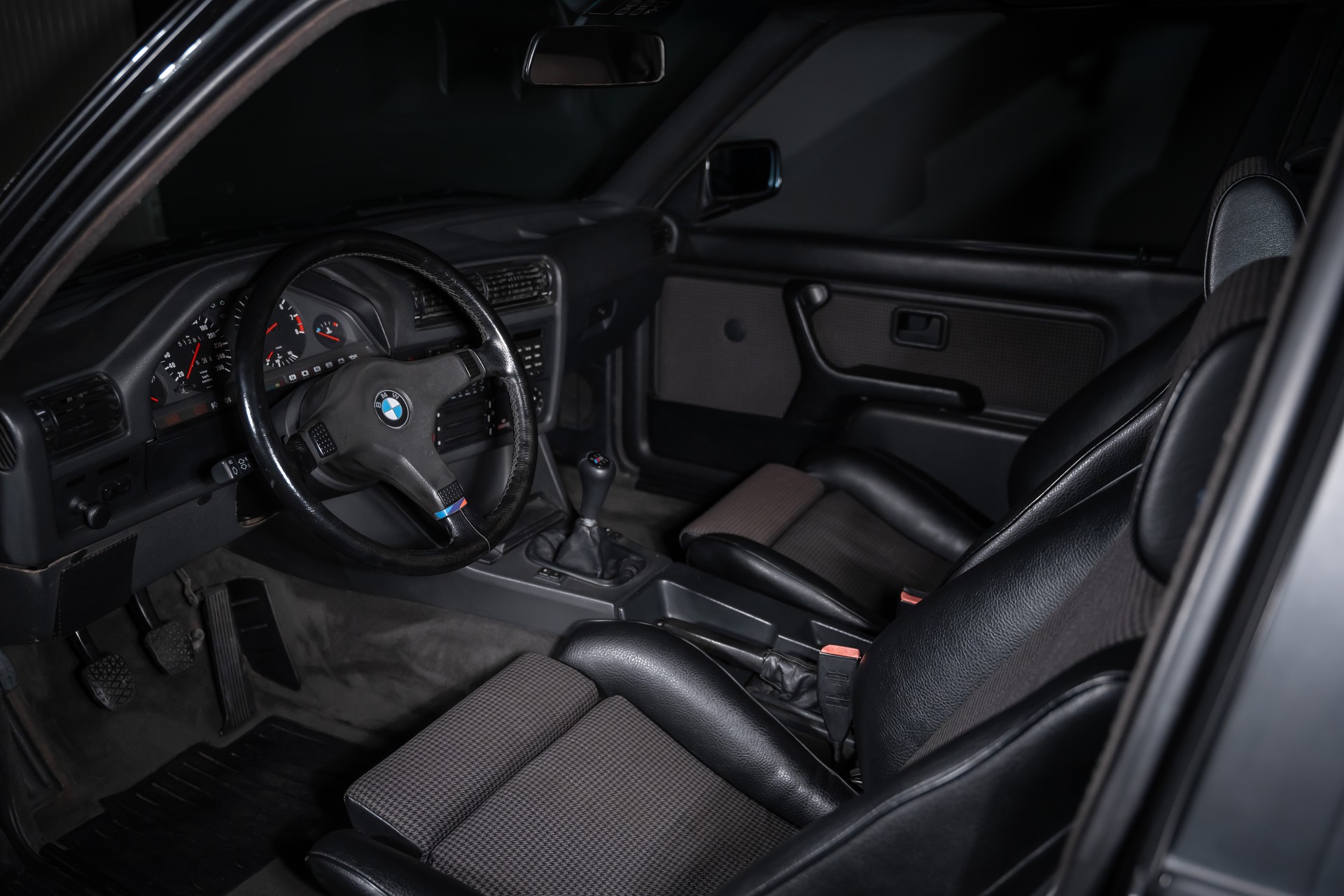 BMW M3 E30-image-10