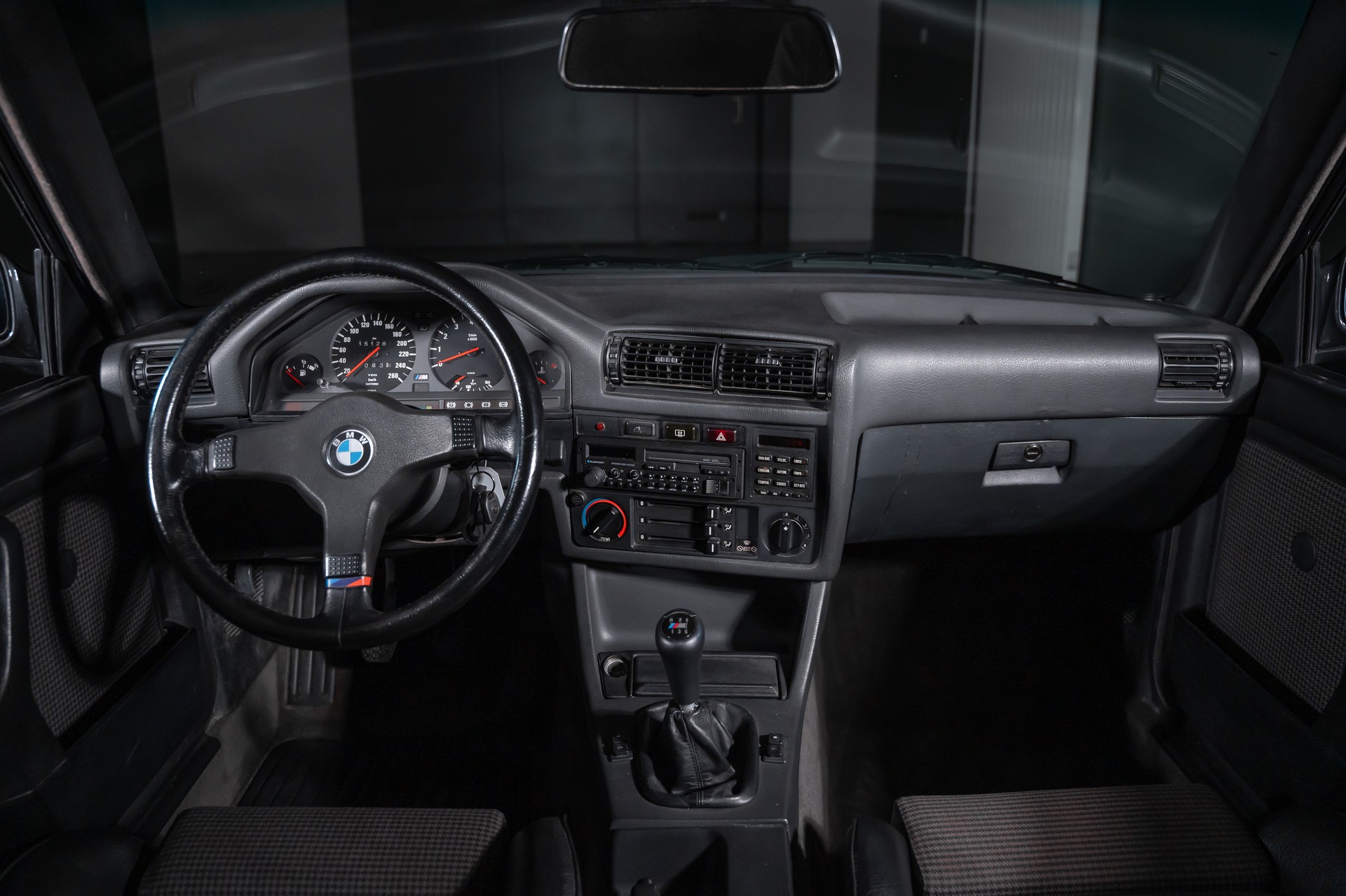 BMW M3 E30-image-15