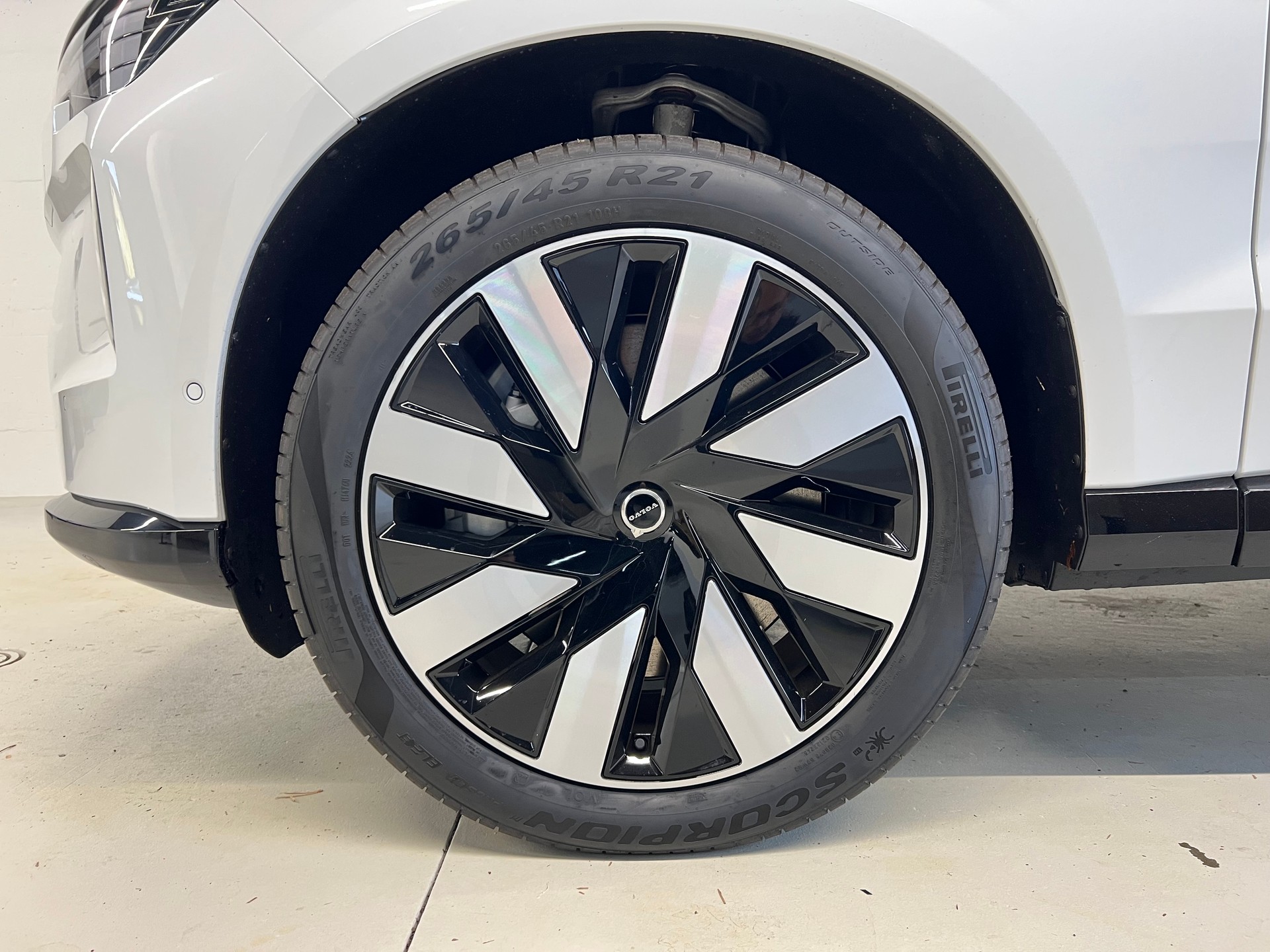 VOLVO EX90 Twin Ultra AWD-image-5