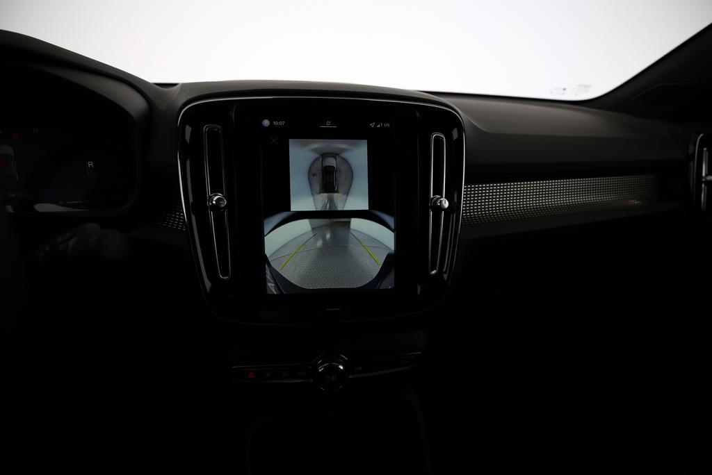 VOLVO EC40 Twin Performance Black Edition AWD-image-15