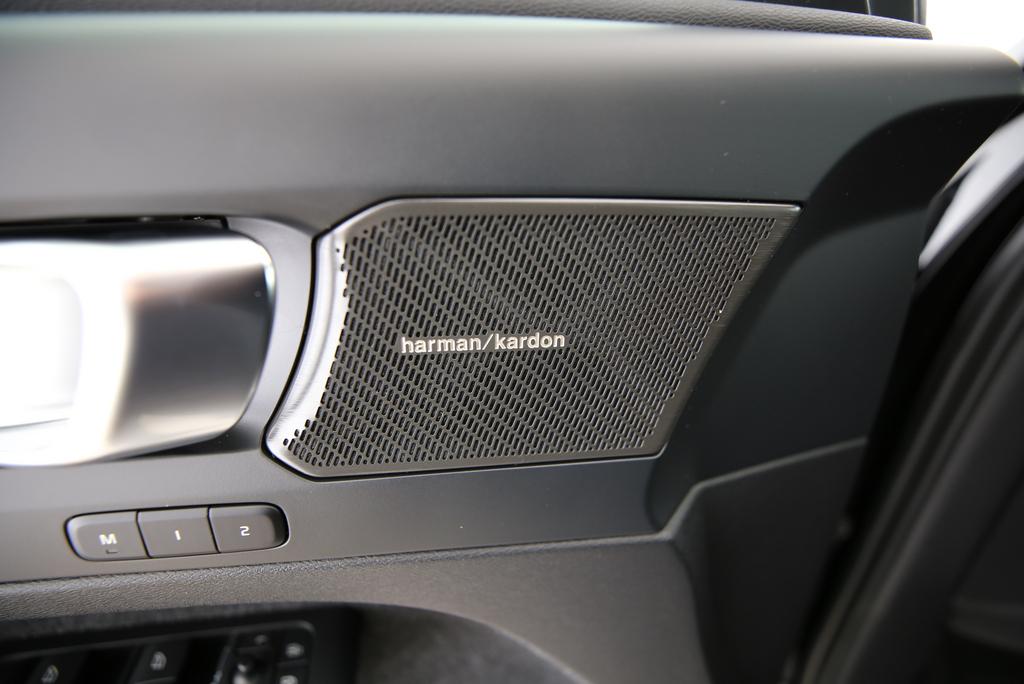 VOLVO EC40 Twin Performance Black Edition AWD-image-14