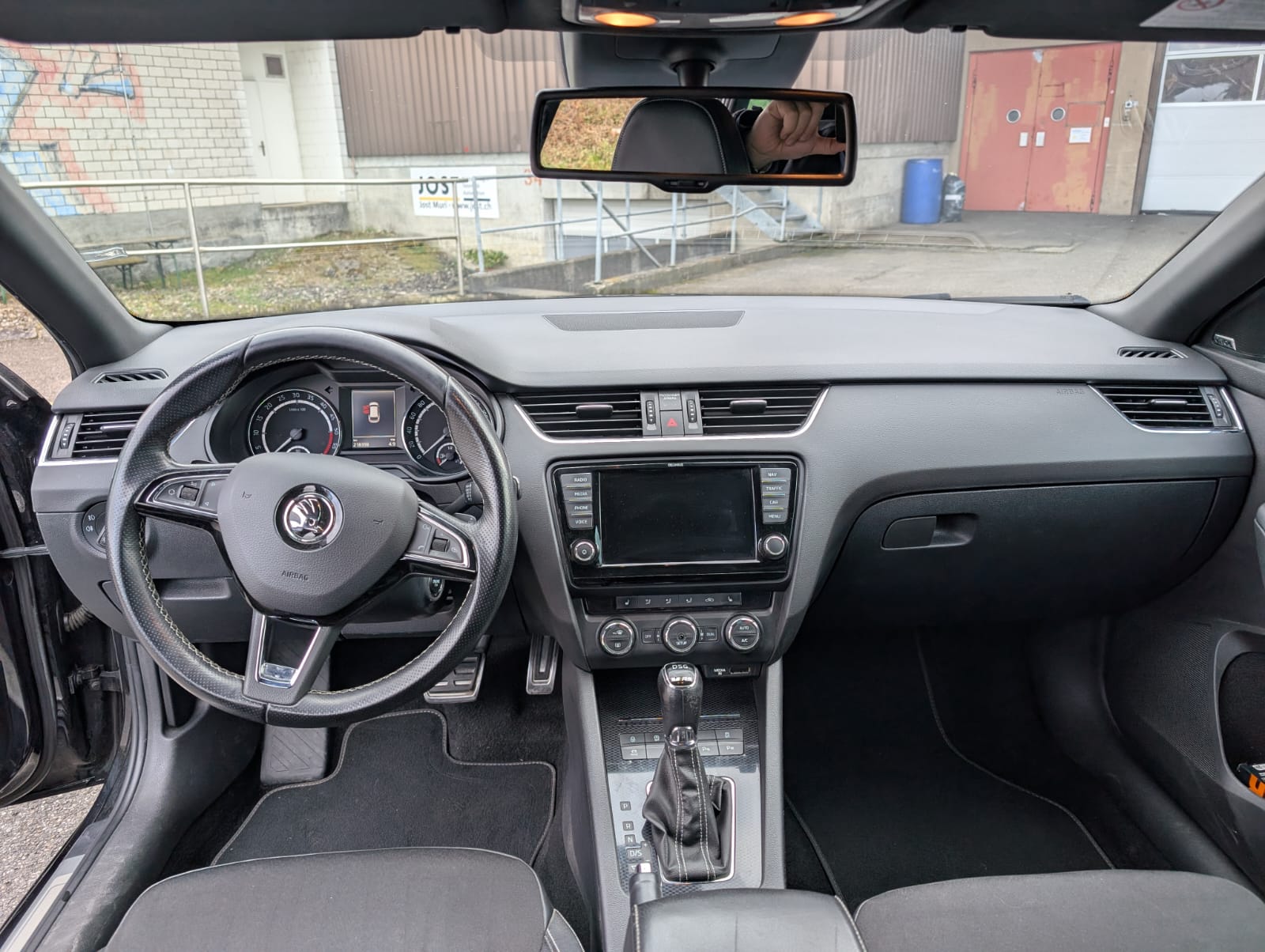 SKODA Octavia Combi 2.0 TDI RS DSG-image-4