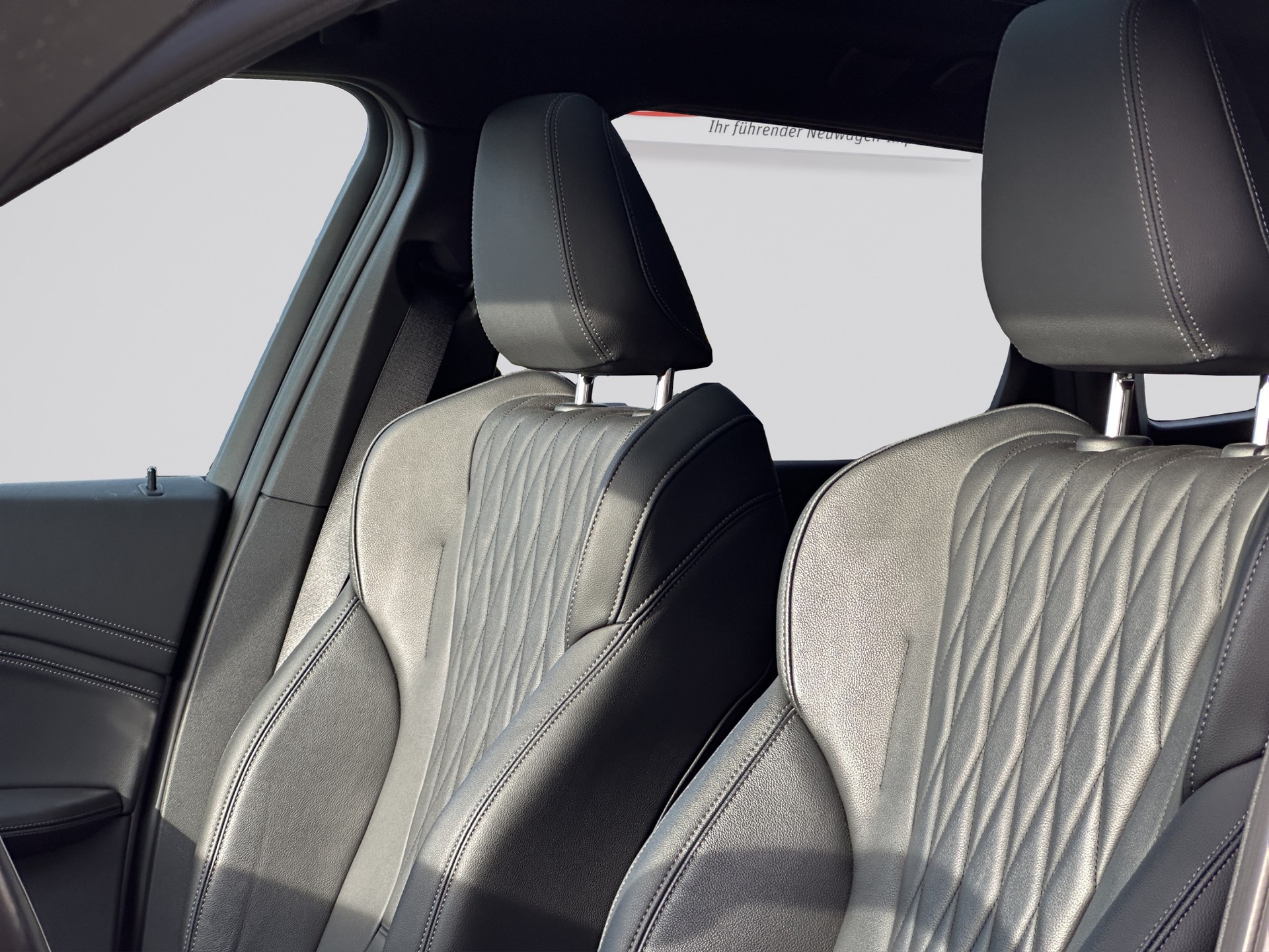 BMW X1 sDrive 18i M Sport-image-8