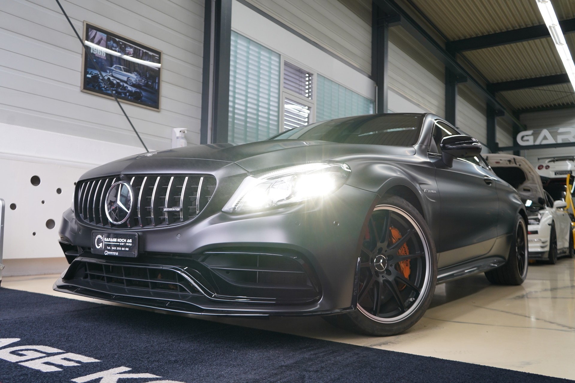 MERCEDES-BENZ C 63 S AMG 9G-tronic / Keramik Bremsen **-showroom-element-1