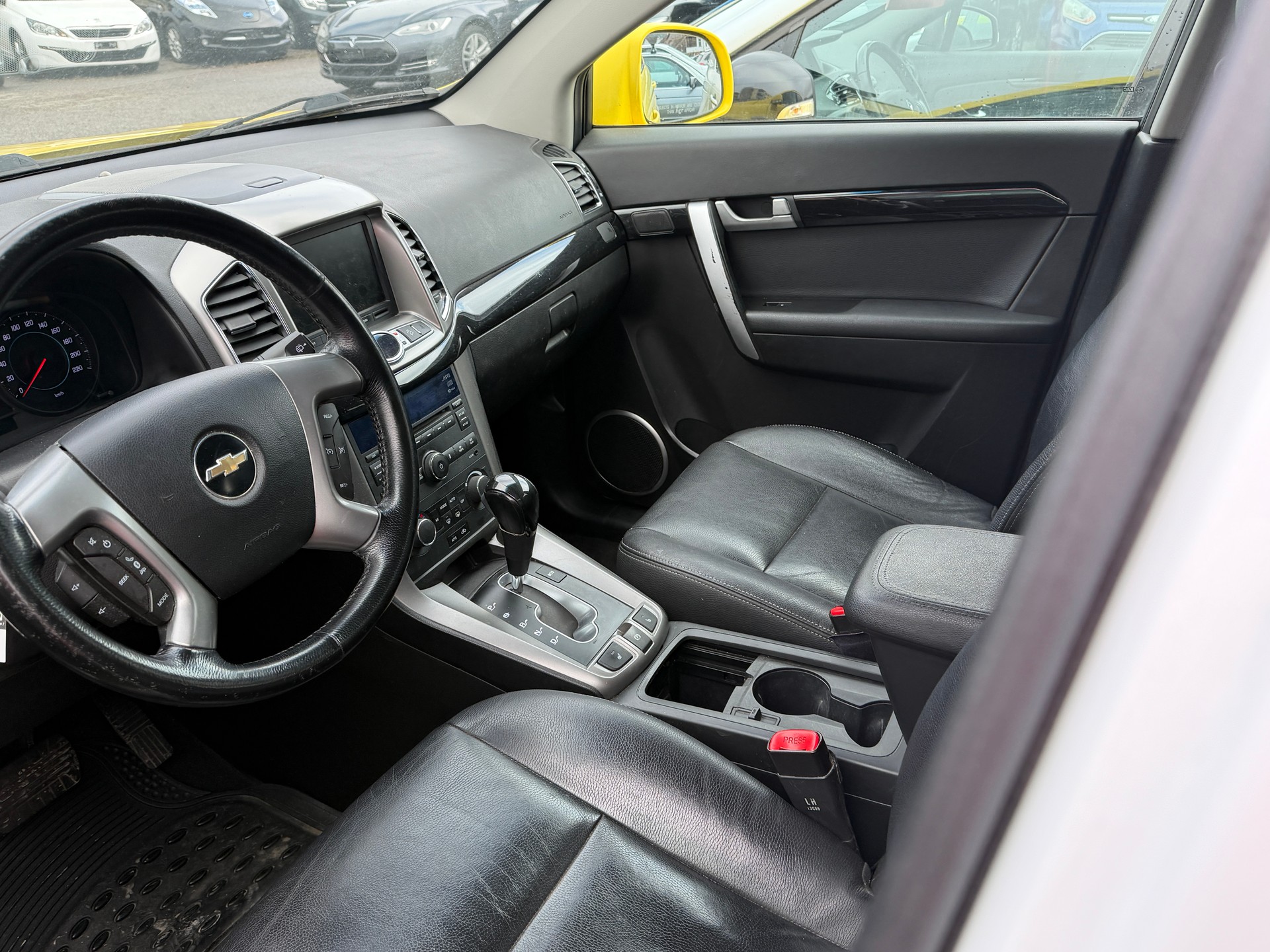 CHEVROLET Captiva 2.2 VCDi LTZ 4WD Automatic-image-3