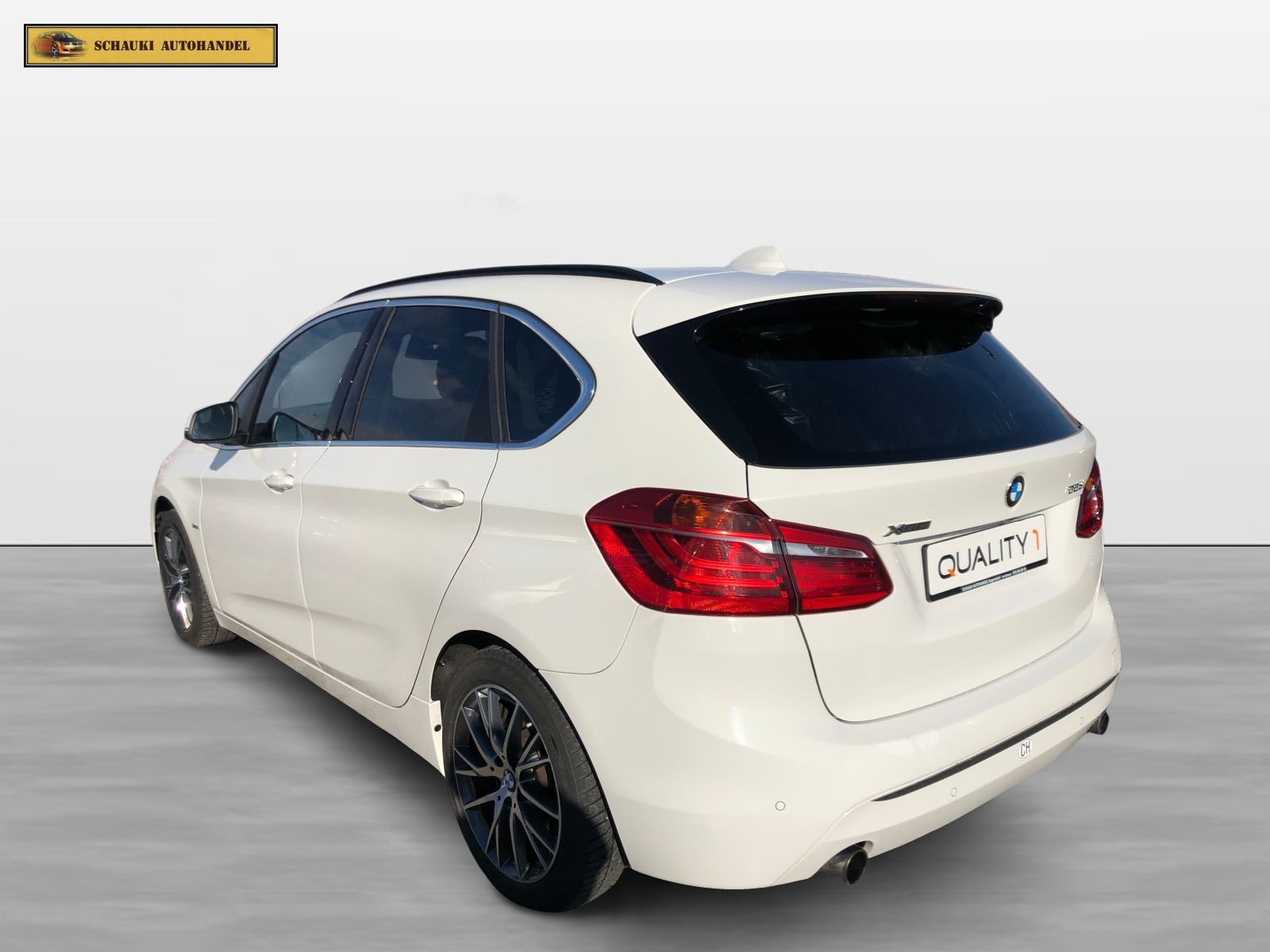 BMW 225i xDrive Active Tourer M-SPORT Steptronic-image-5