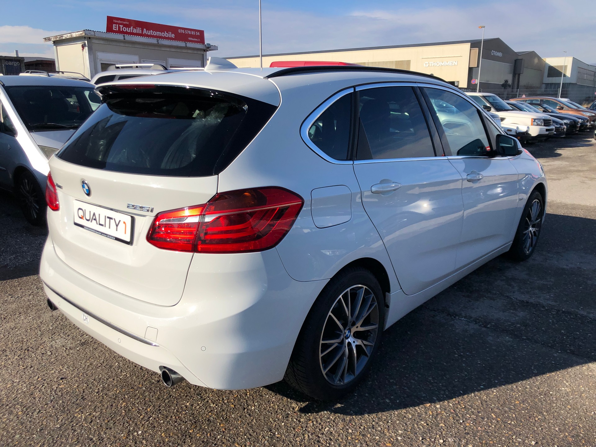 BMW 225i xDrive Active Tourer M-SPORT Steptronic-showroom-element-3