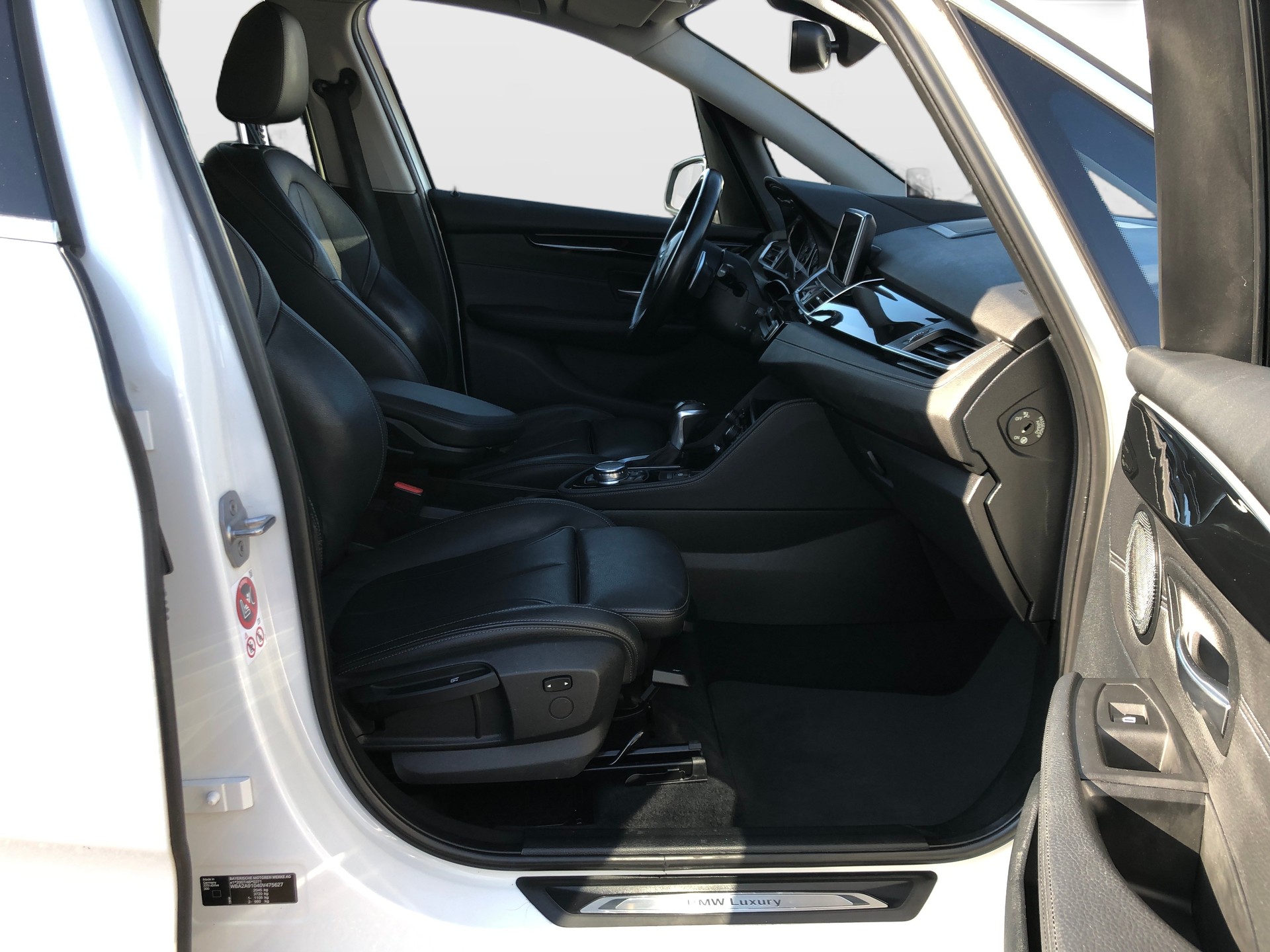 BMW 225i xDrive Active Tourer M-SPORT Steptronic-image-11